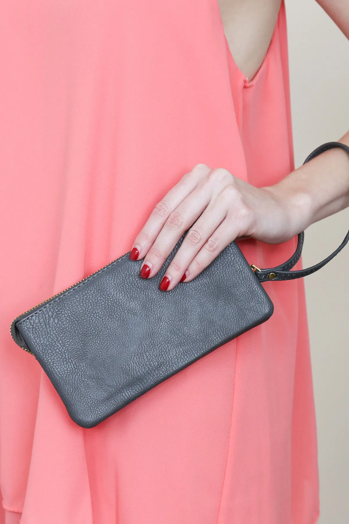 005 - LEATHER WALLET WITH DETACHABLE WRISTLET