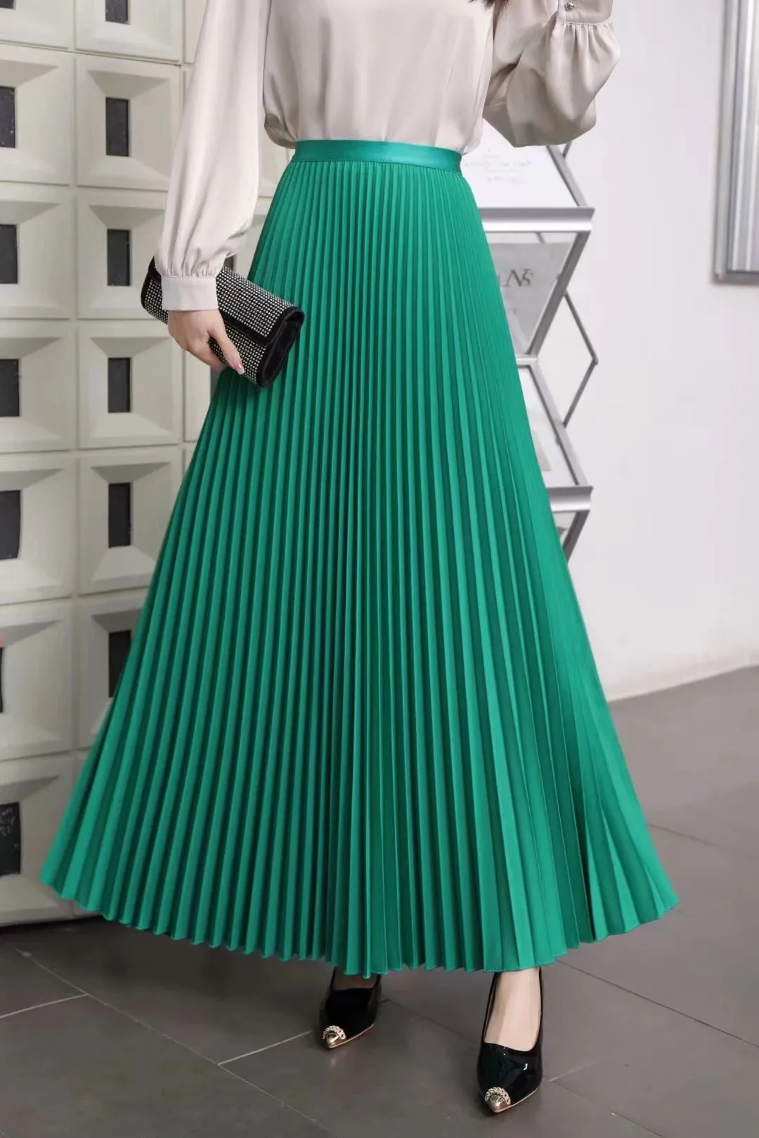 2025 Women’s Elegant High Waist Pleated Midi Skirt – Black