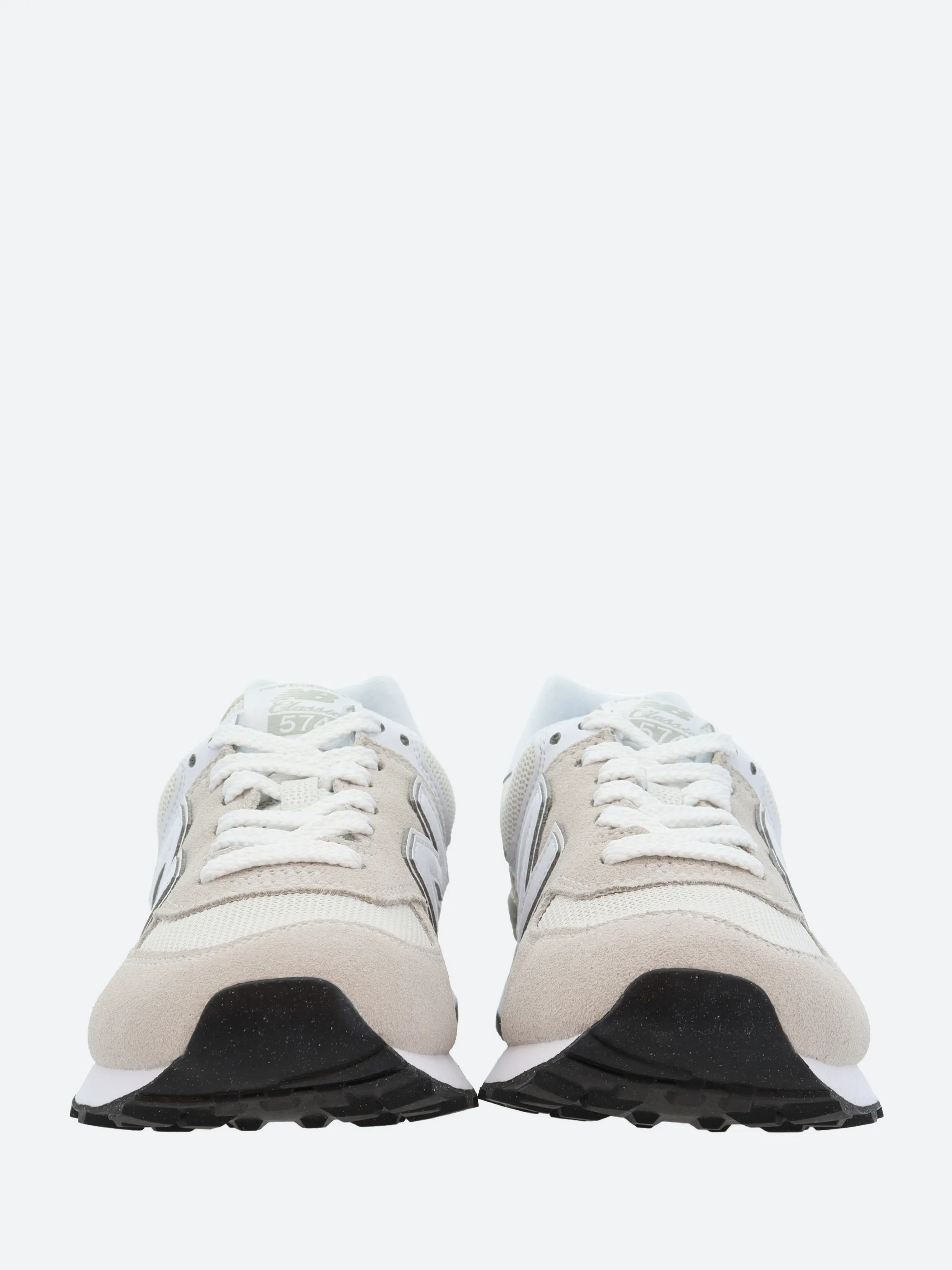 574
