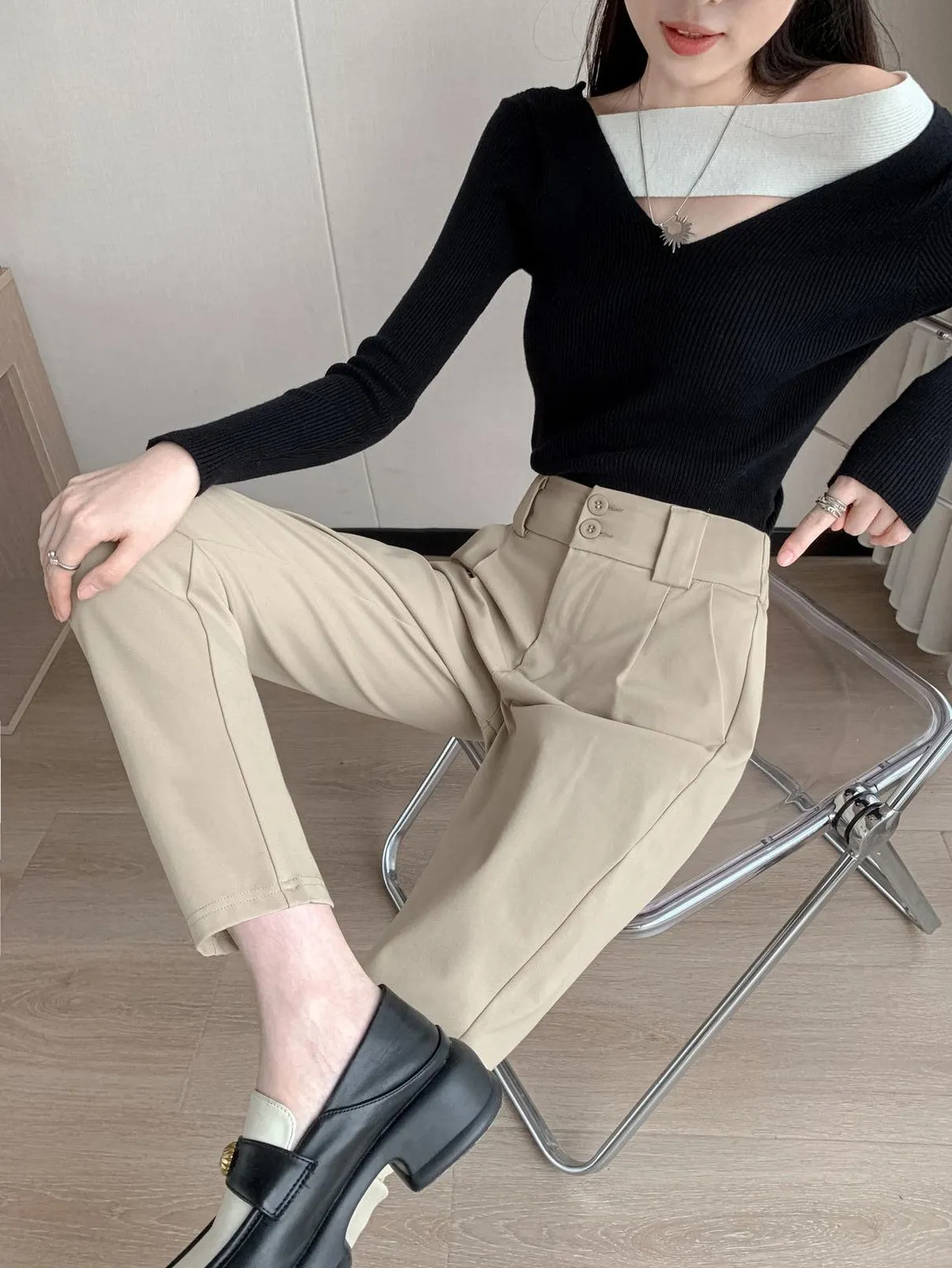 Ankle Cut Solid Women's Straight-leg Pants for a Chic Look