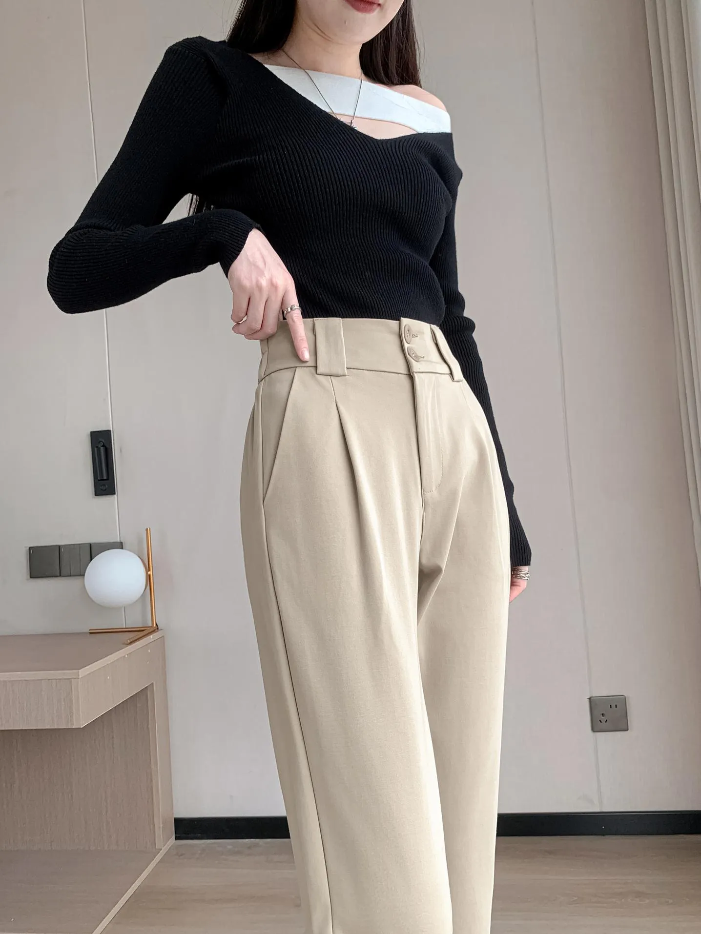 Ankle Cut Solid Women's Straight-leg Pants for a Chic Look