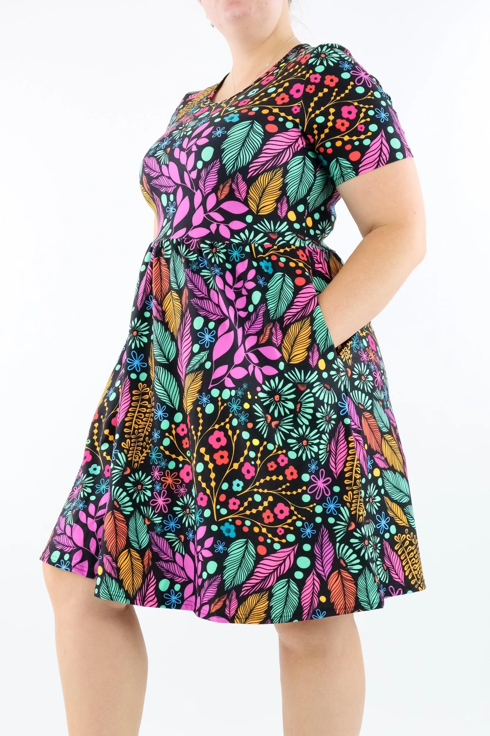 Avant-Gardist - Short Sleeve Skater Dress - Knee Length - Side Pockets