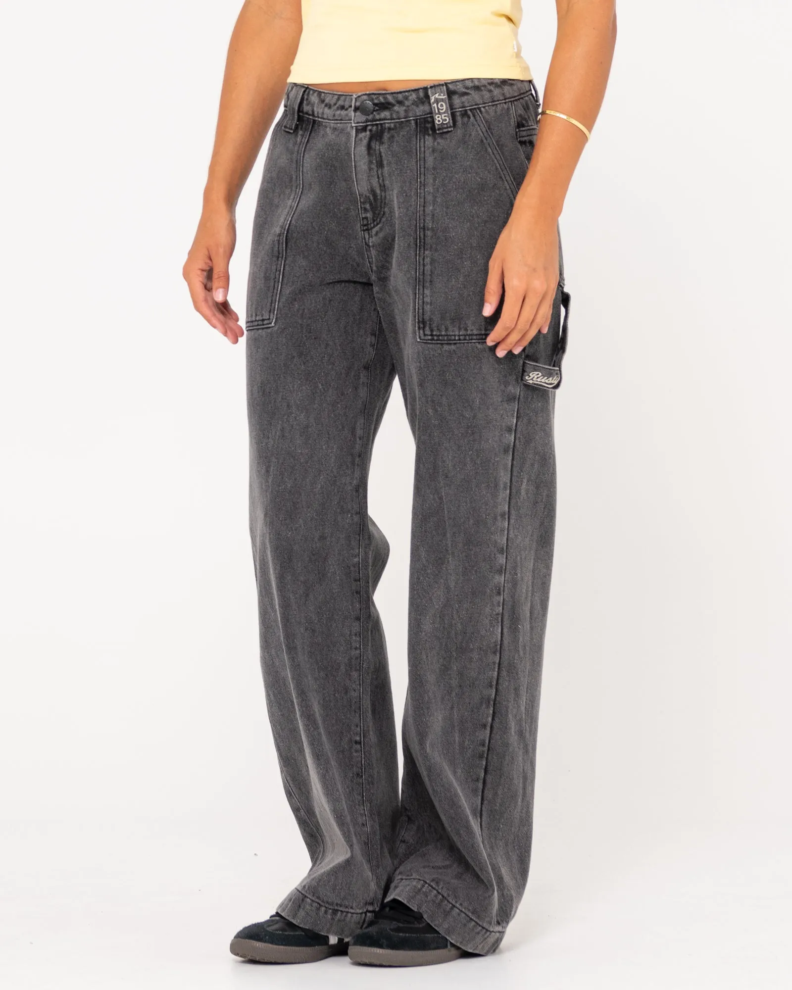 Billie Low Rise Carpenter Jean