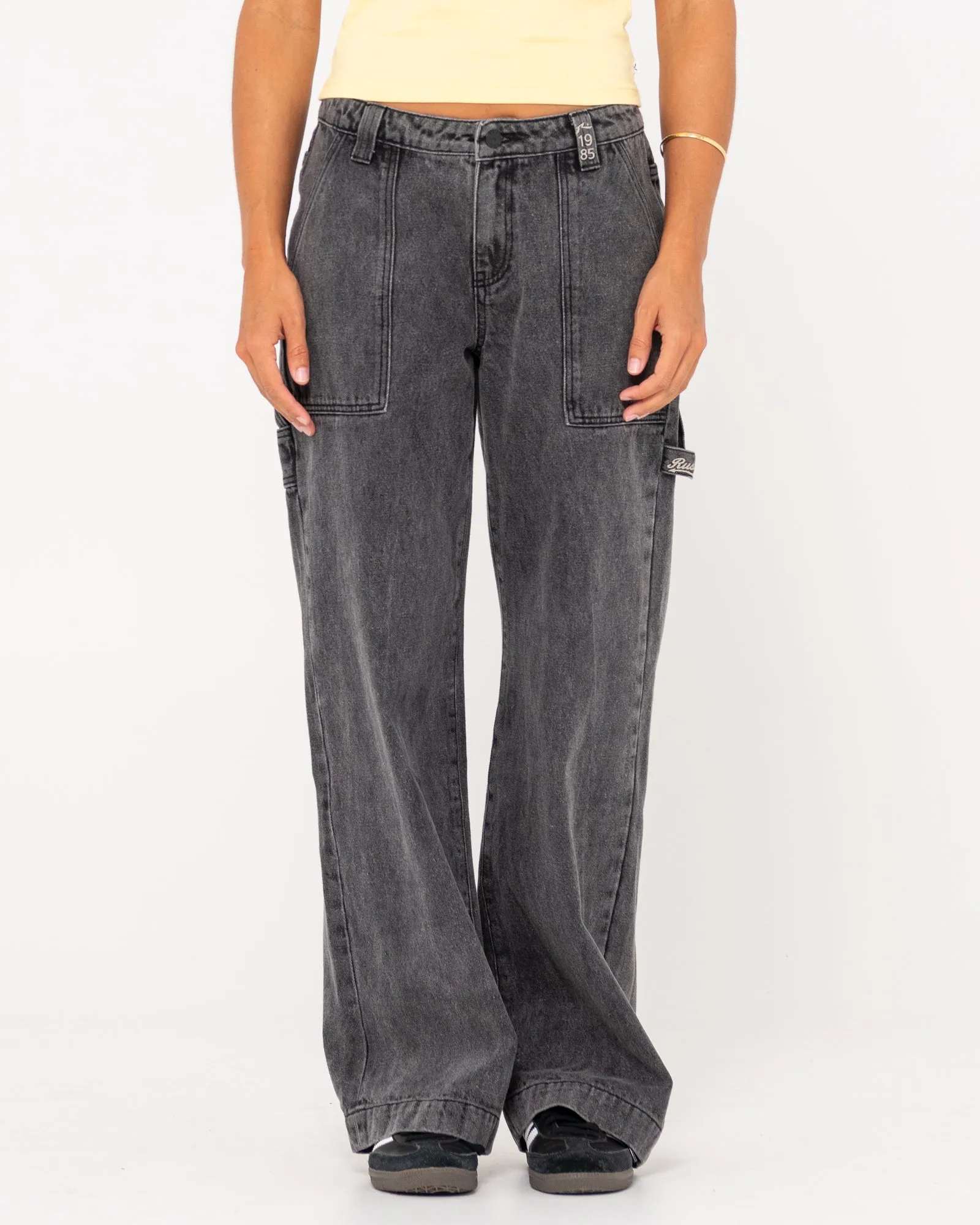 Billie Low Rise Carpenter Jean