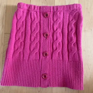 Bun Warmer Skirt Hot Pink Cable 467  X-Small