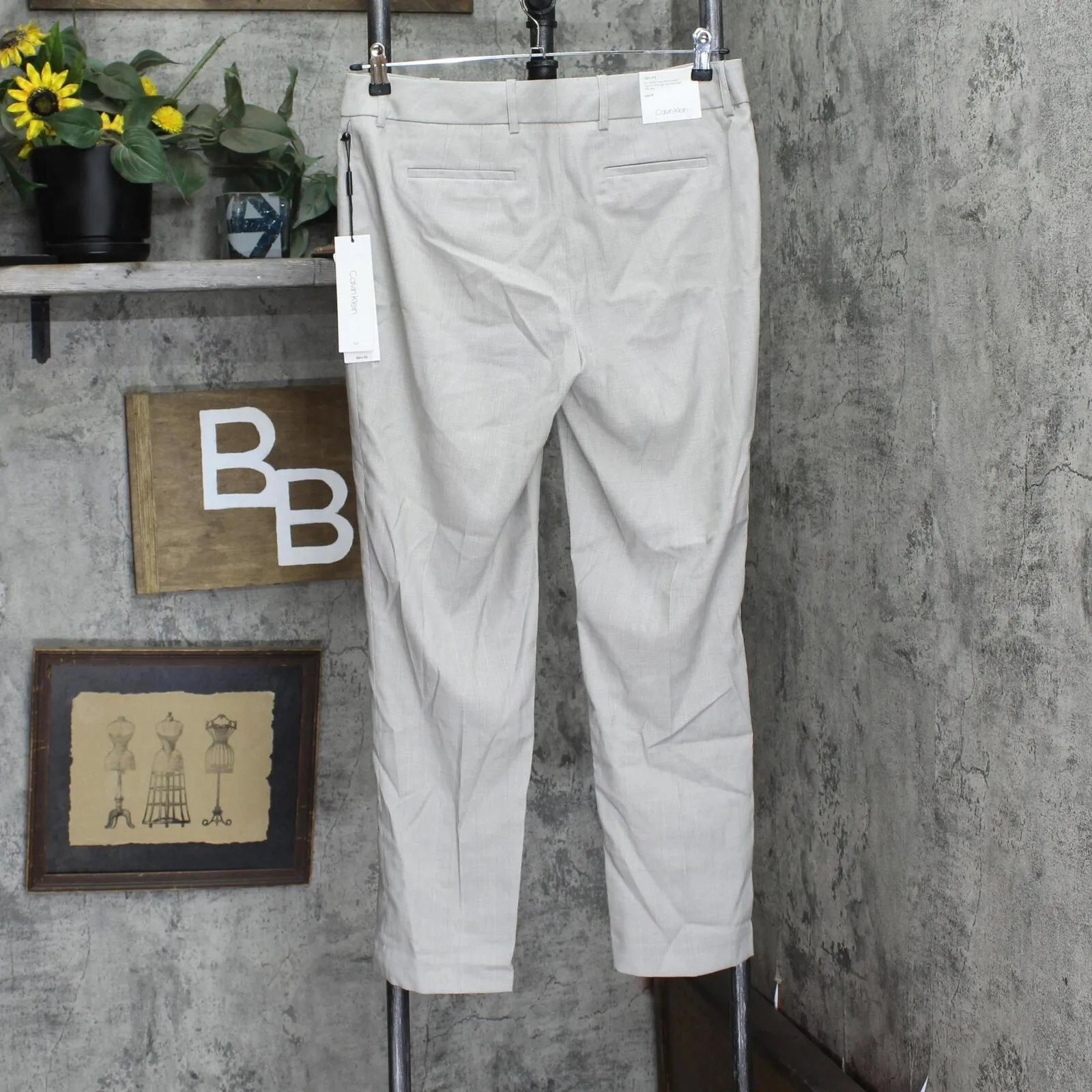 Calvin Klein Womens Cropped Slim-Fit Pants S94P2037