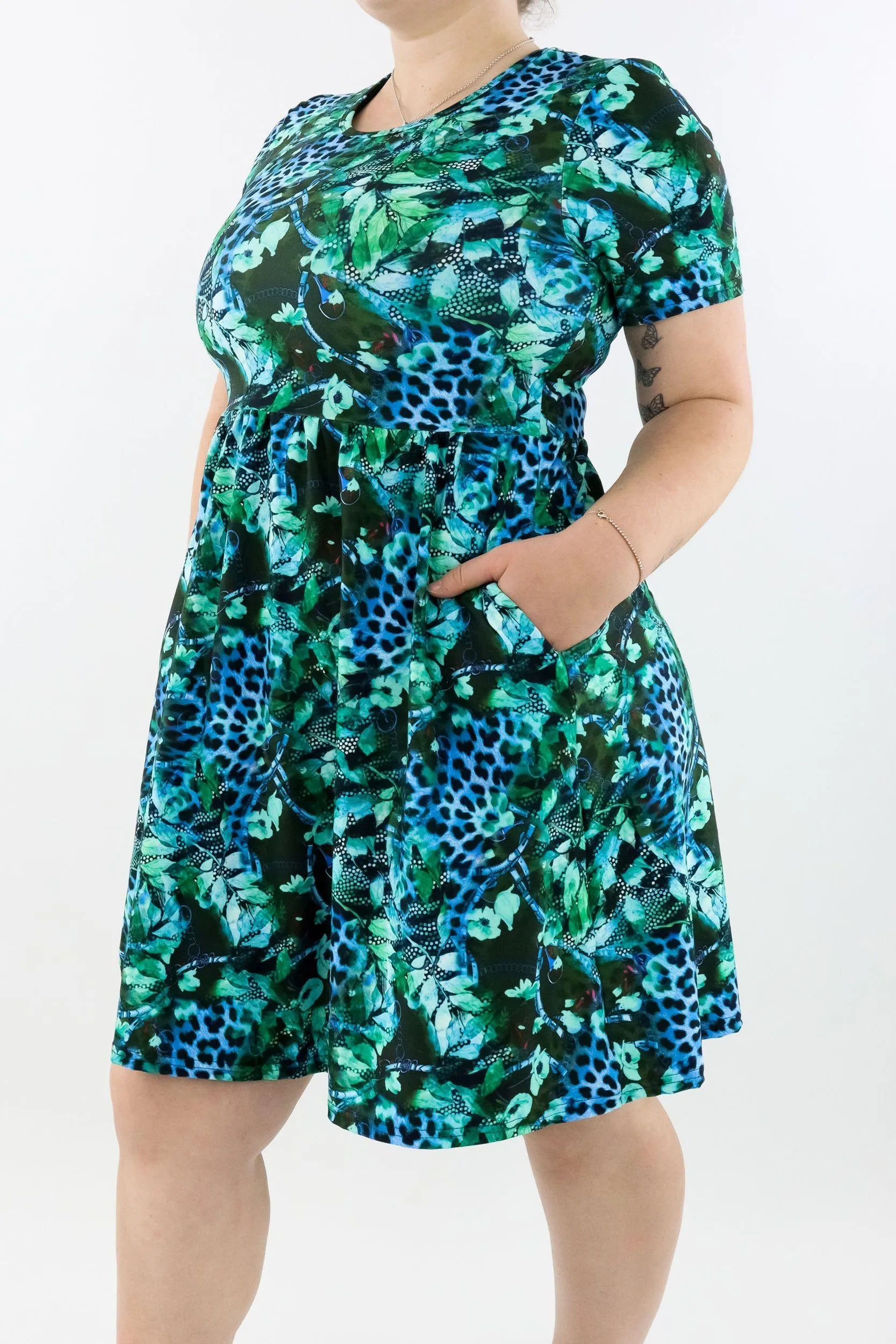 Chimerical - Short Sleeve Skater Dress - Knee Length - Side Pockets