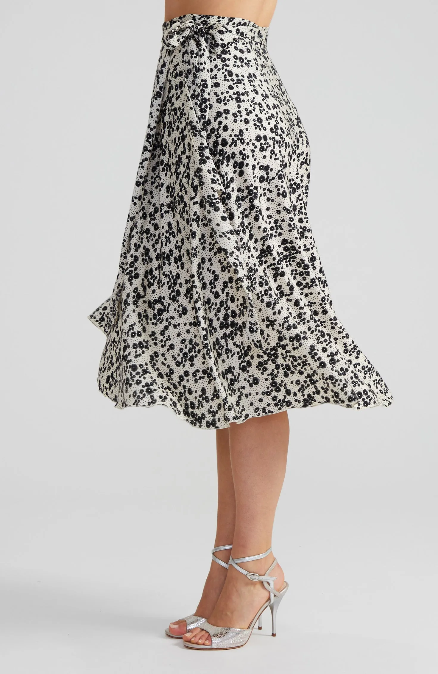 COCO Viscose Wrap Skirt in Noir Blossoms
