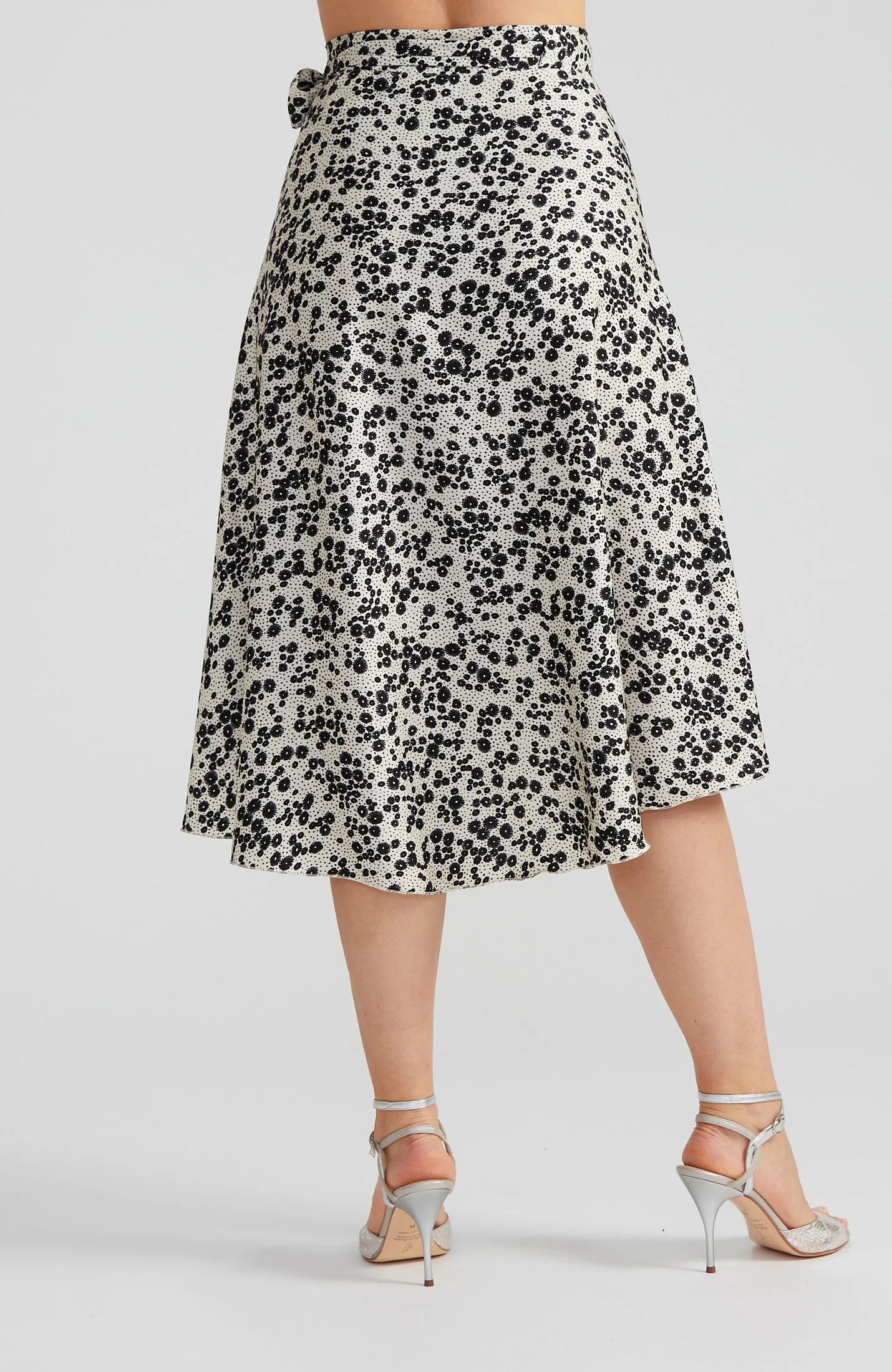 COCO Viscose Wrap Skirt in Noir Blossoms
