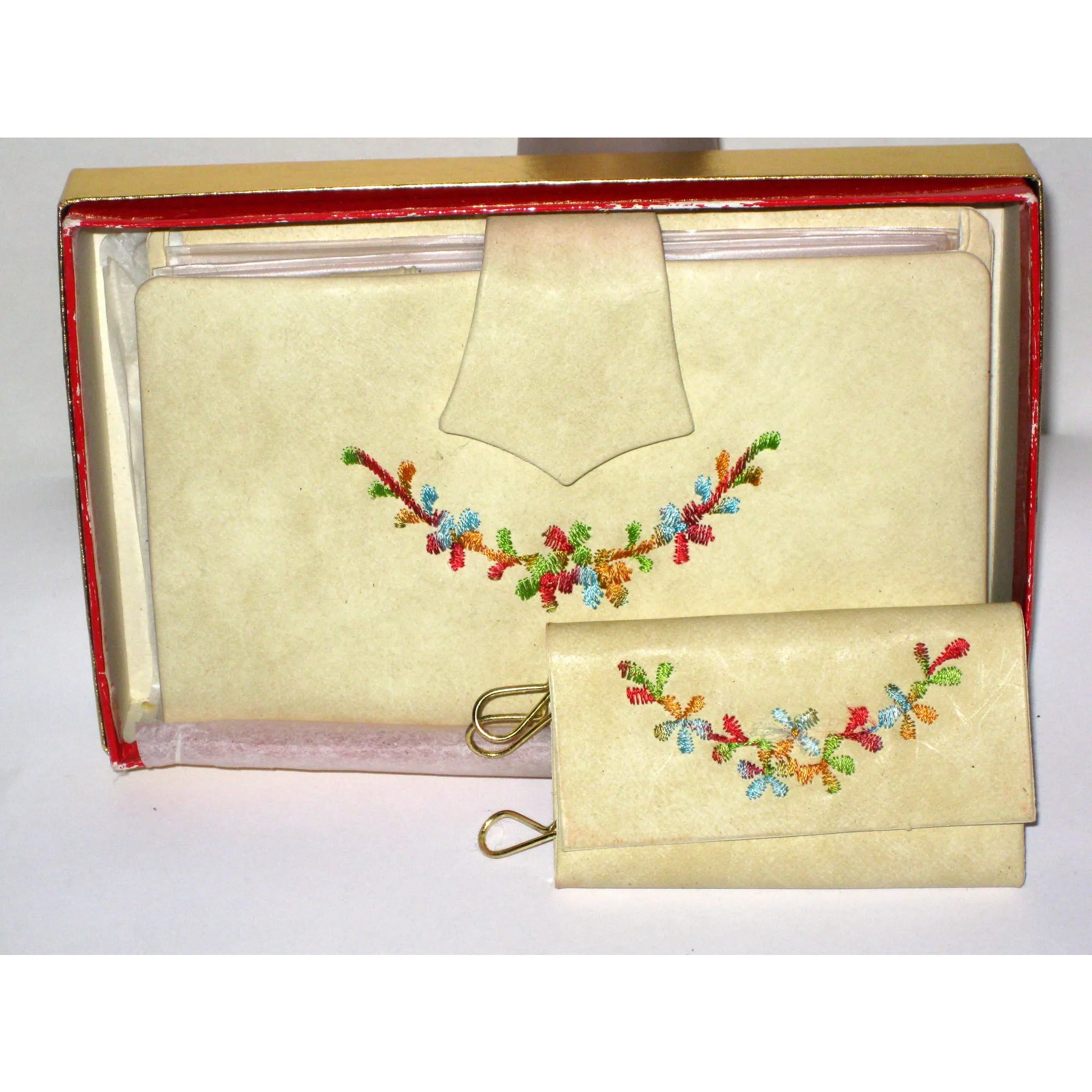 Cream Vinyl Embroidered Wallet Set