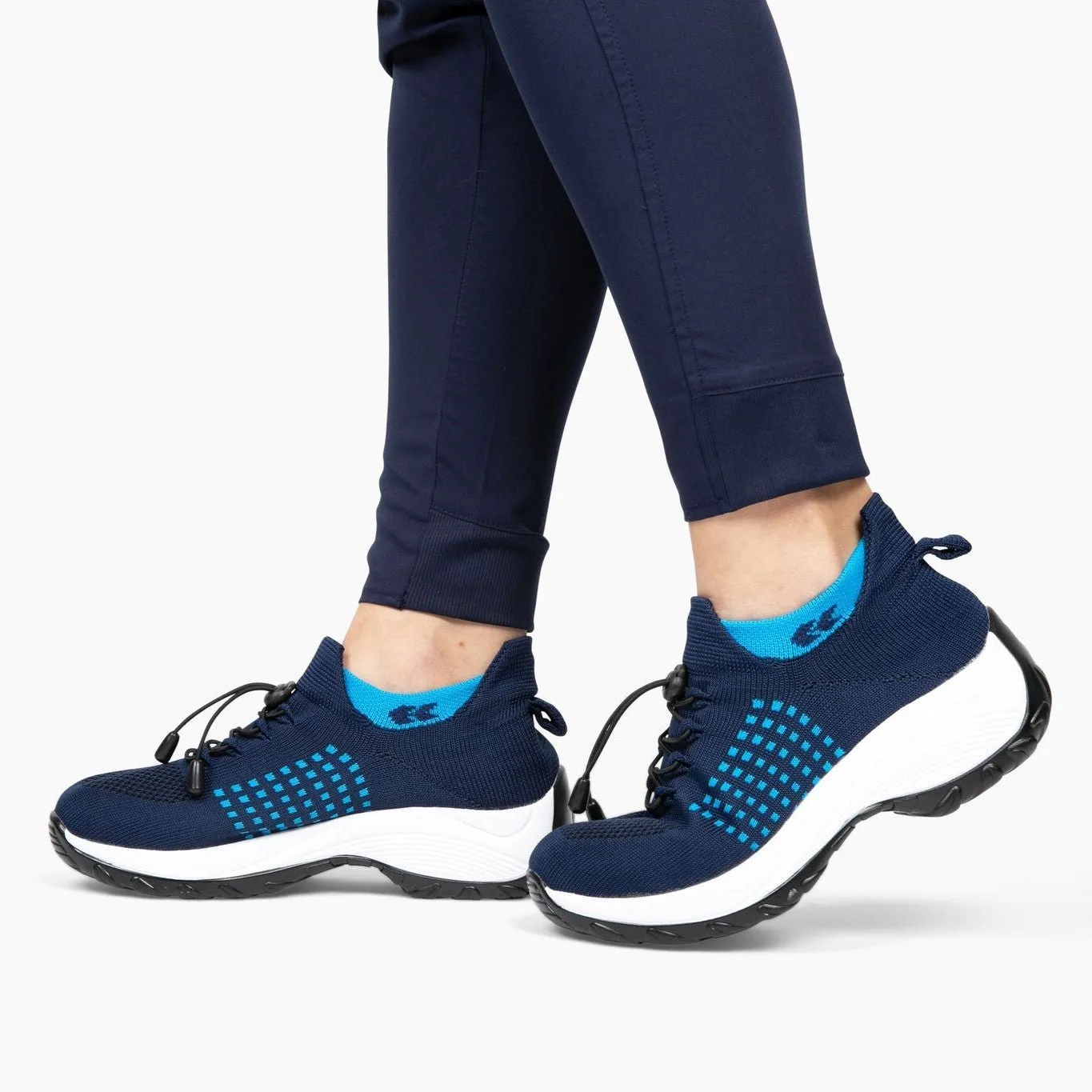 EMILY™ ORTHOPEDIC SNEAKERS WITH STRETCHABLE CUSHION 2025