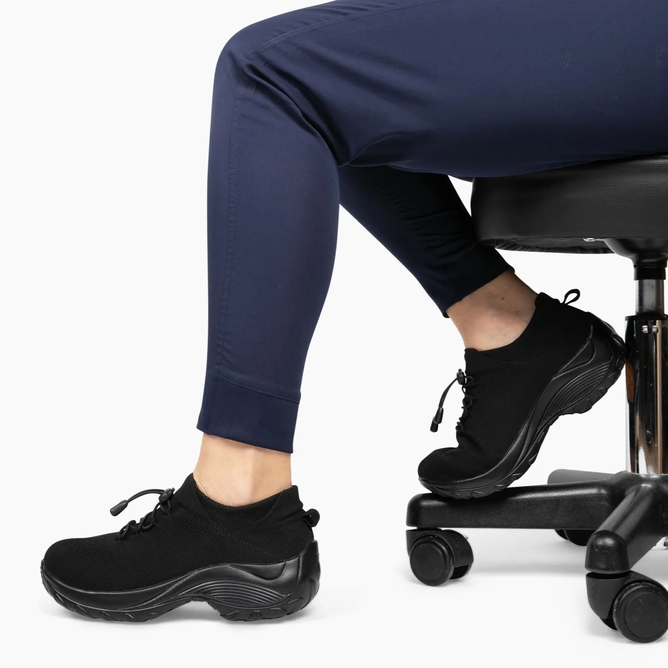 EMILY™ ORTHOPEDIC SNEAKERS WITH STRETCHABLE CUSHION 2025