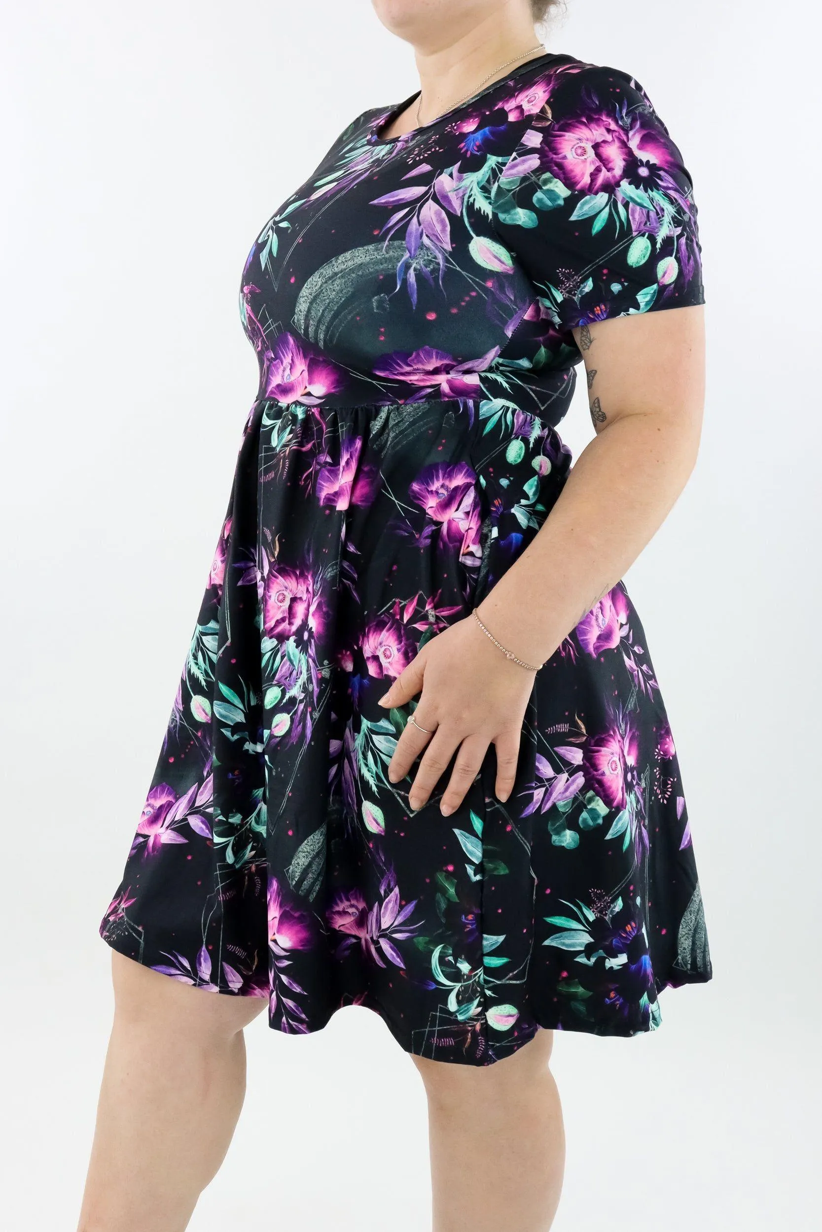 Evanescent Flower - Short Sleeve Skater Dress - Knee Length - Side Pockets