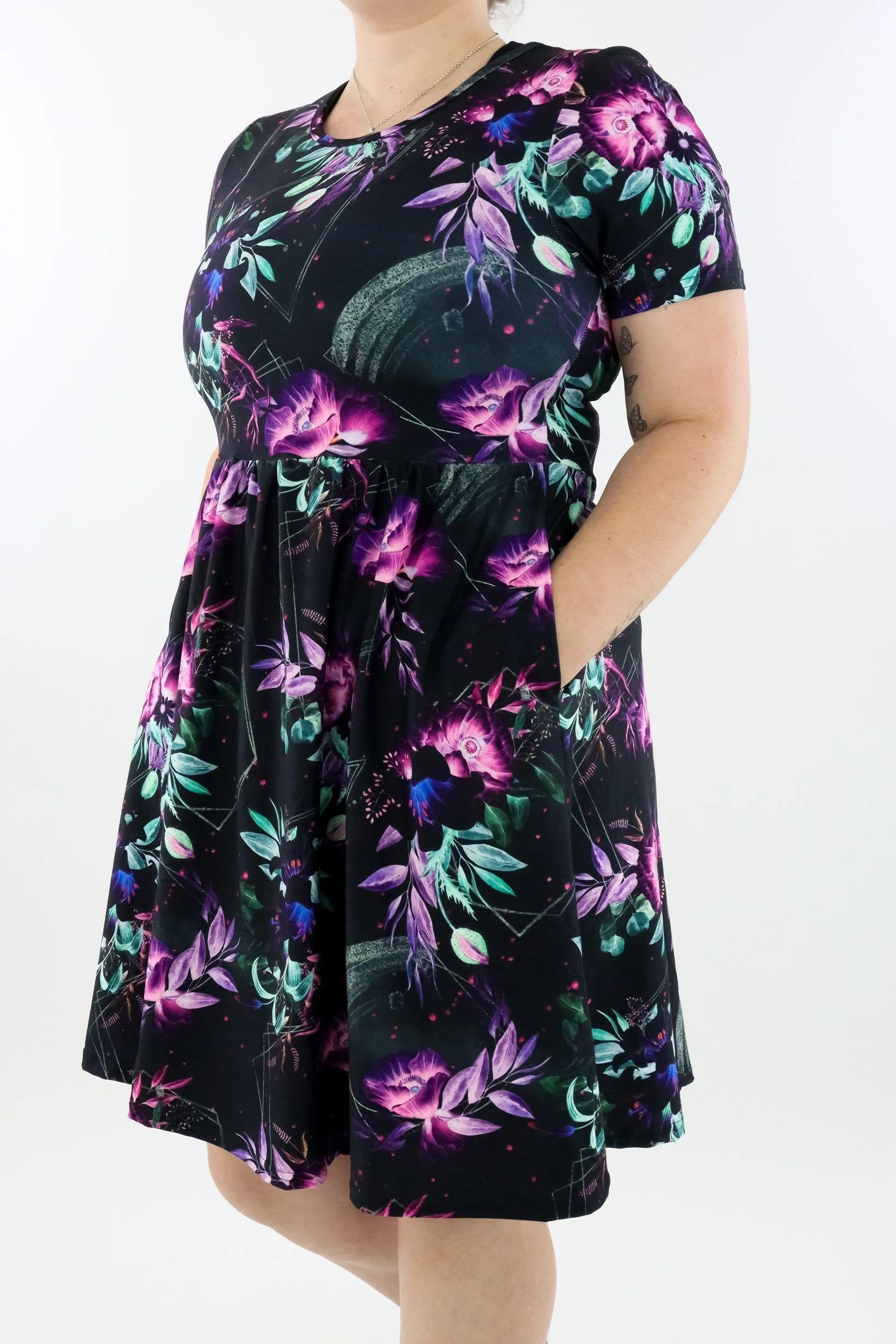 Evanescent Flower - Short Sleeve Skater Dress - Knee Length - Side Pockets