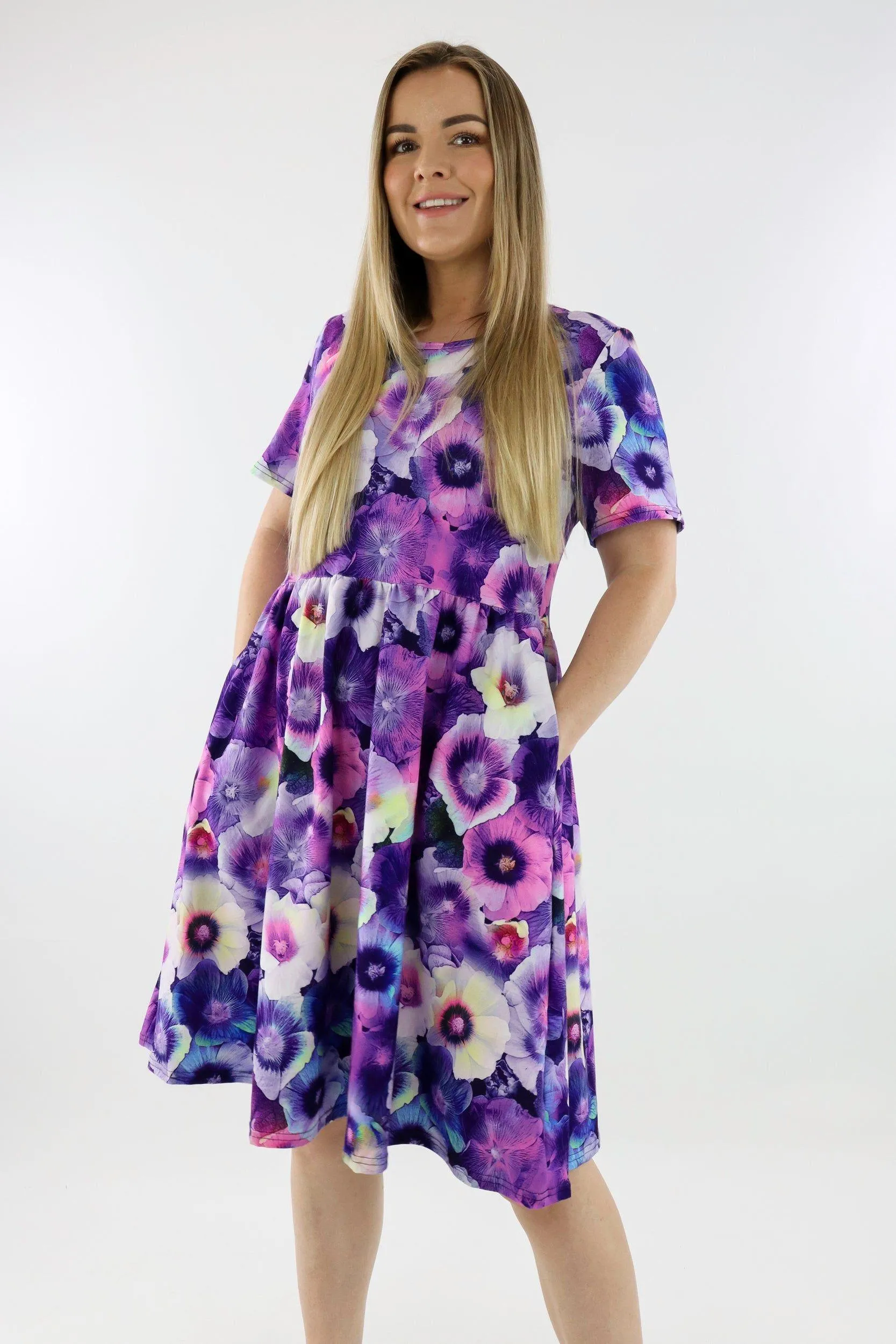 Floricultural - Short Sleeve Skater Dress - Knee Length - Side Pockets