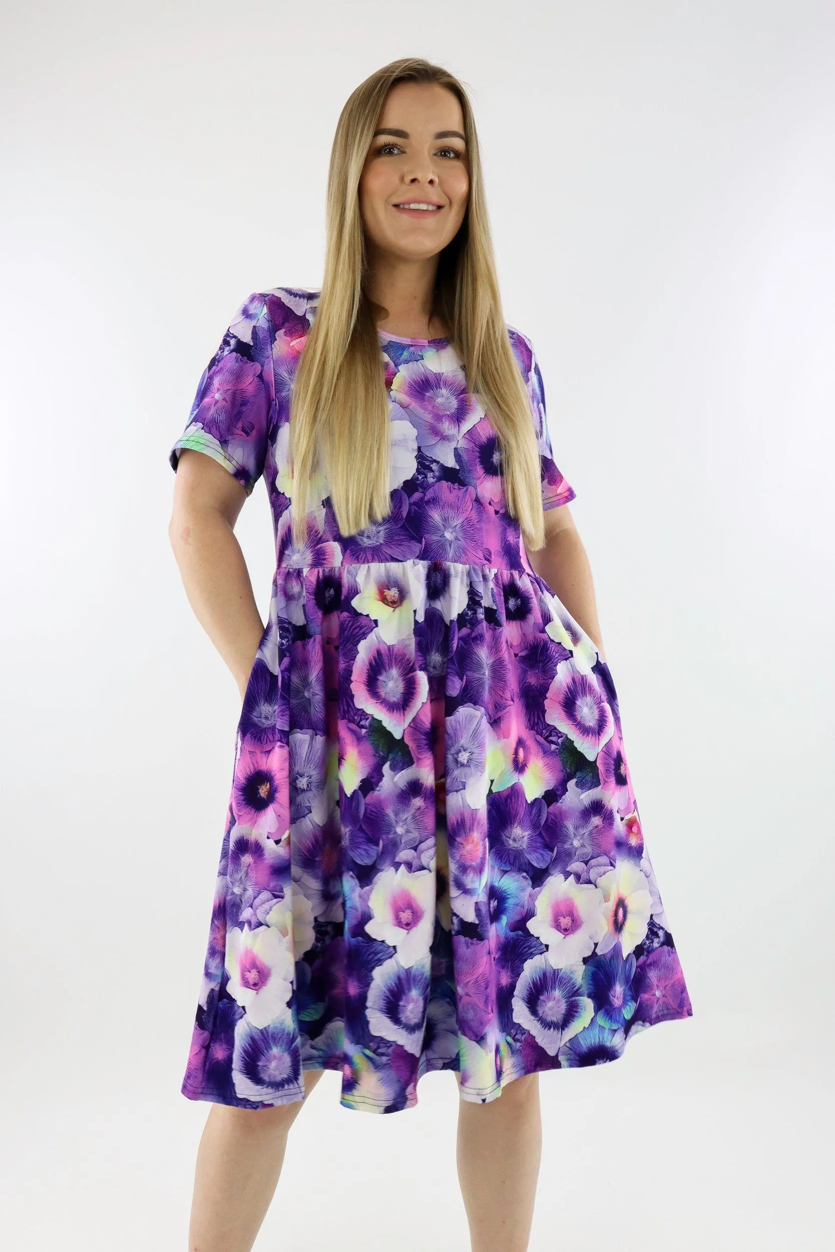 Floricultural - Short Sleeve Skater Dress - Knee Length - Side Pockets