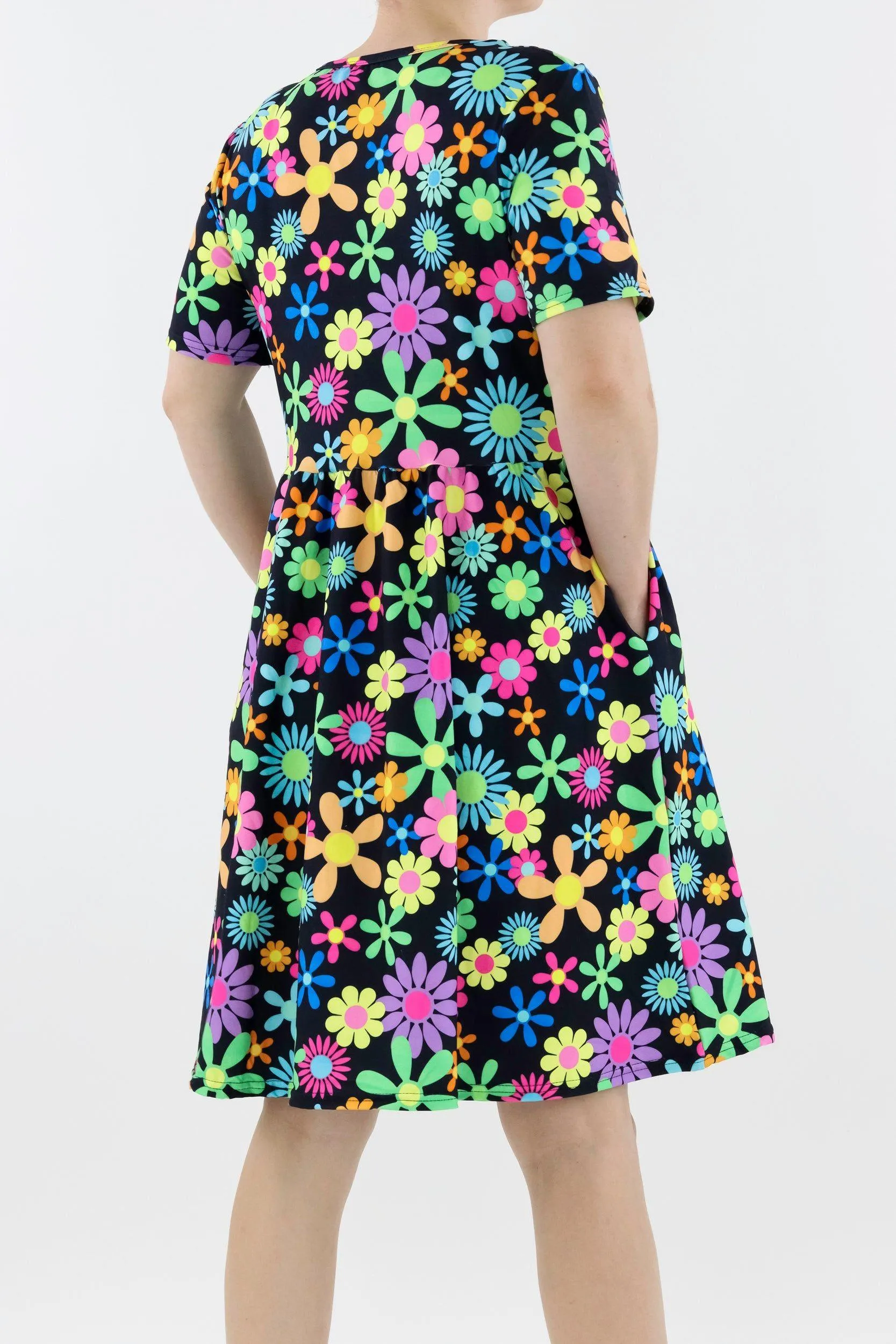 Flower Power - Short Sleeve Skater Dress - Knee Length - Side Pockets - Old Sizing