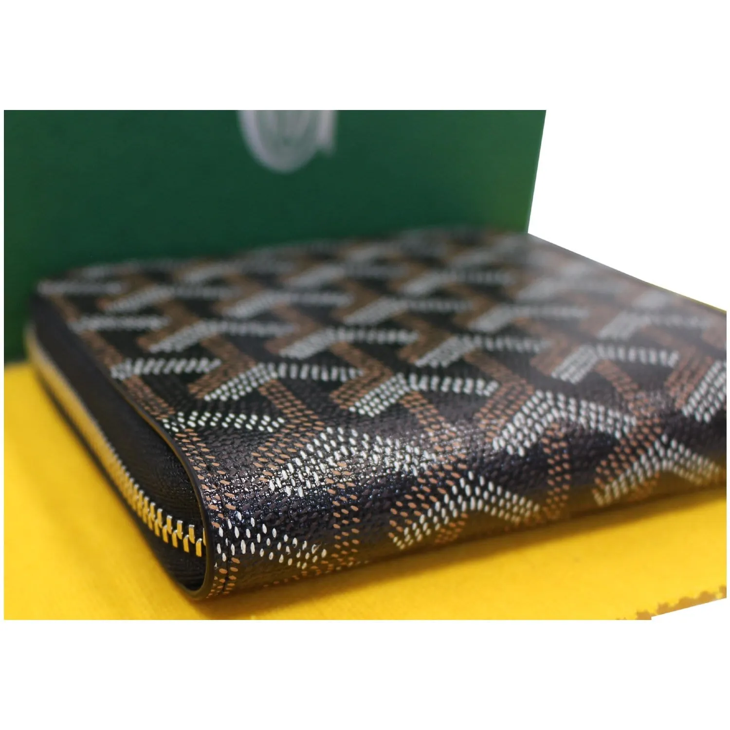 GOYARD Zip Around Coin Card Wallet Black