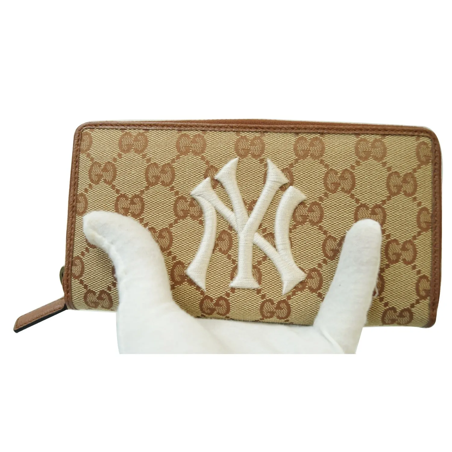 GUCCI Zip Around NY New York Yankees Patch Wallet Beige 547791 - Last Call