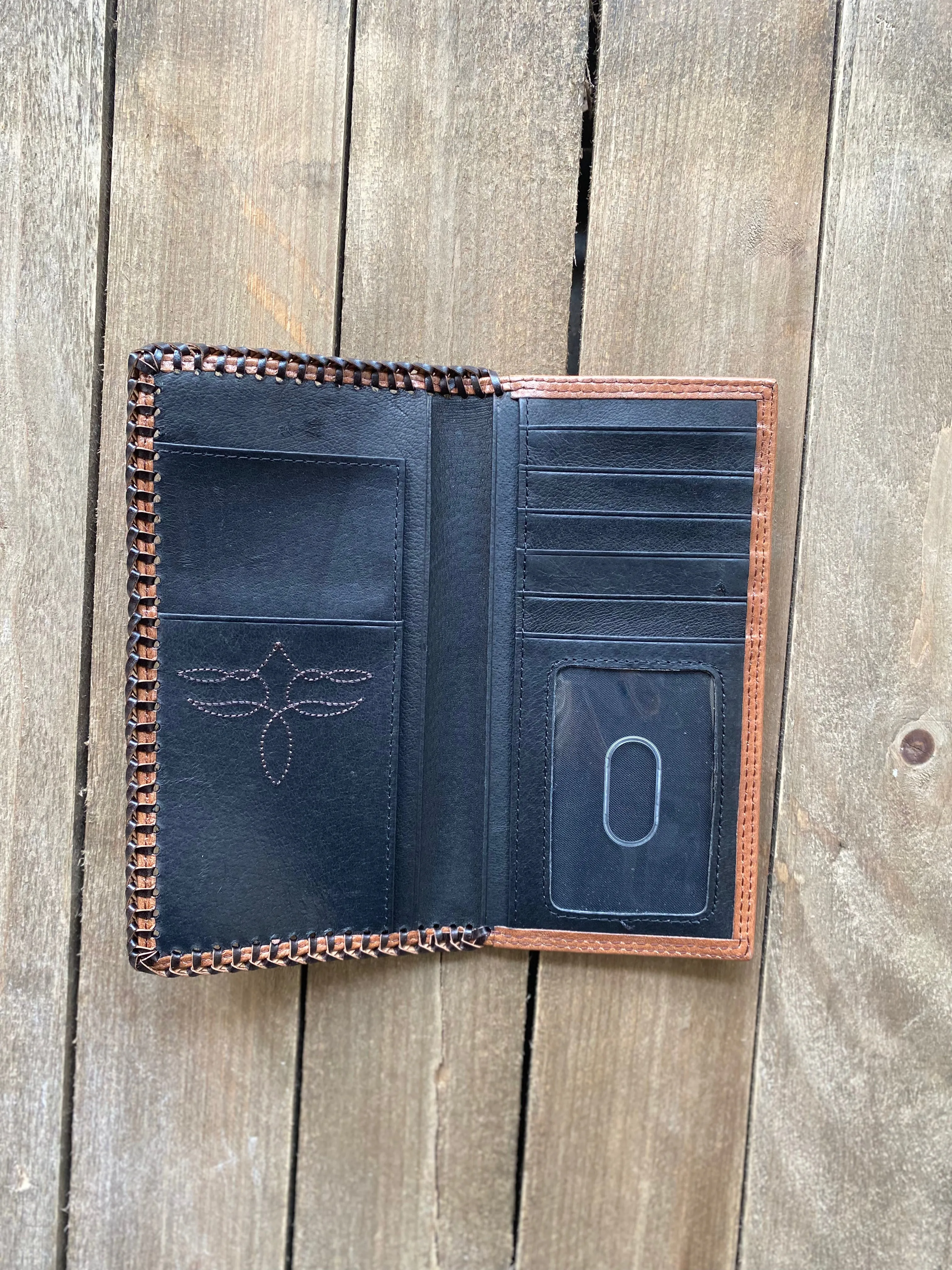 Justin's Rodeo Wallet Tooled with WhipStitch