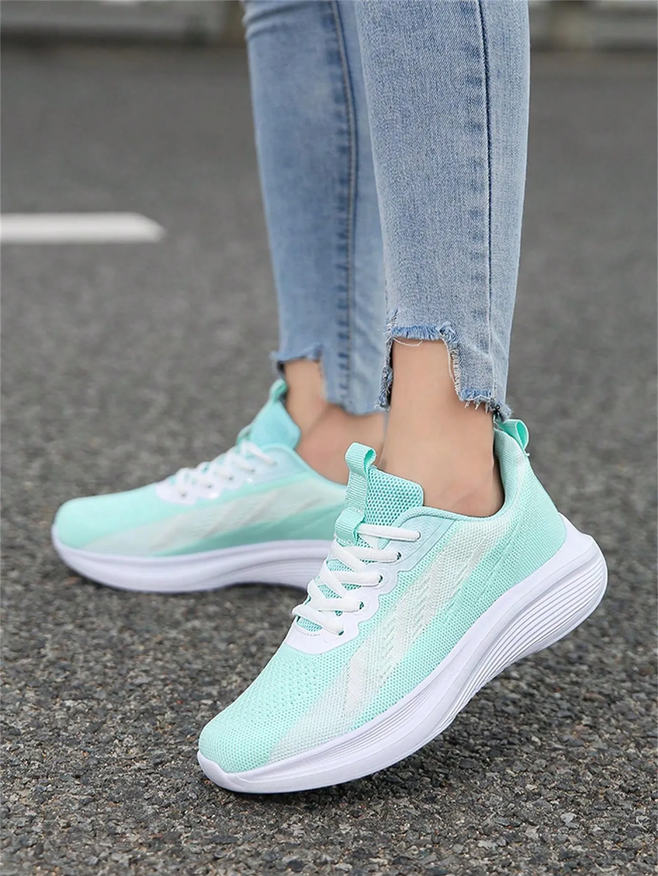 Knitted Upper Thick Sole Running Shoes