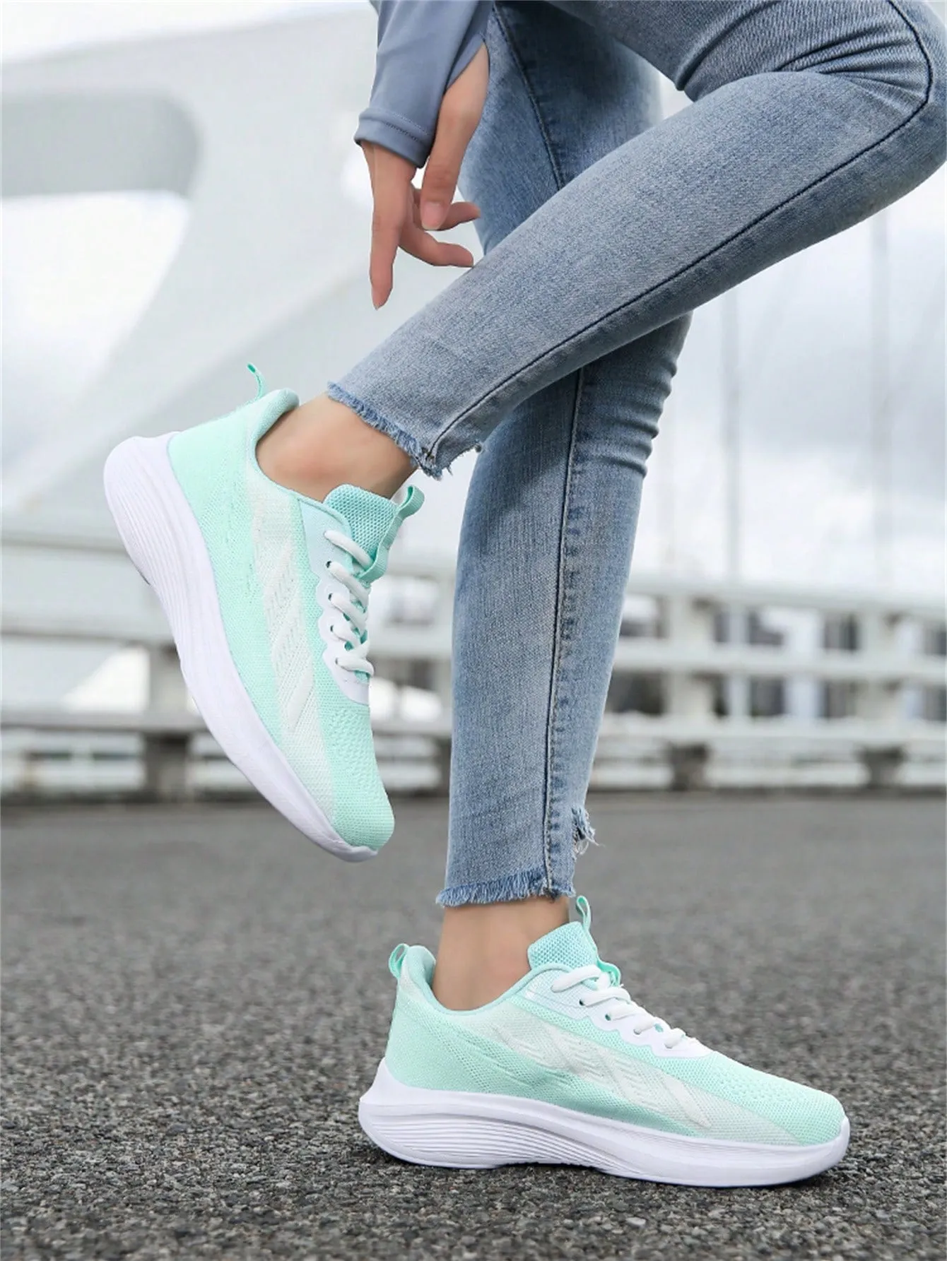 Knitted Upper Thick Sole Running Shoes
