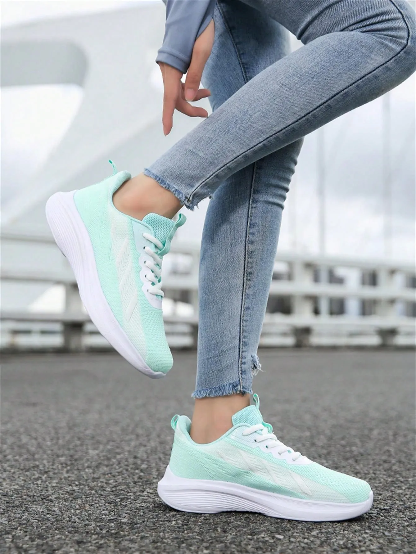 Knitted Upper Thick Sole Running Shoes