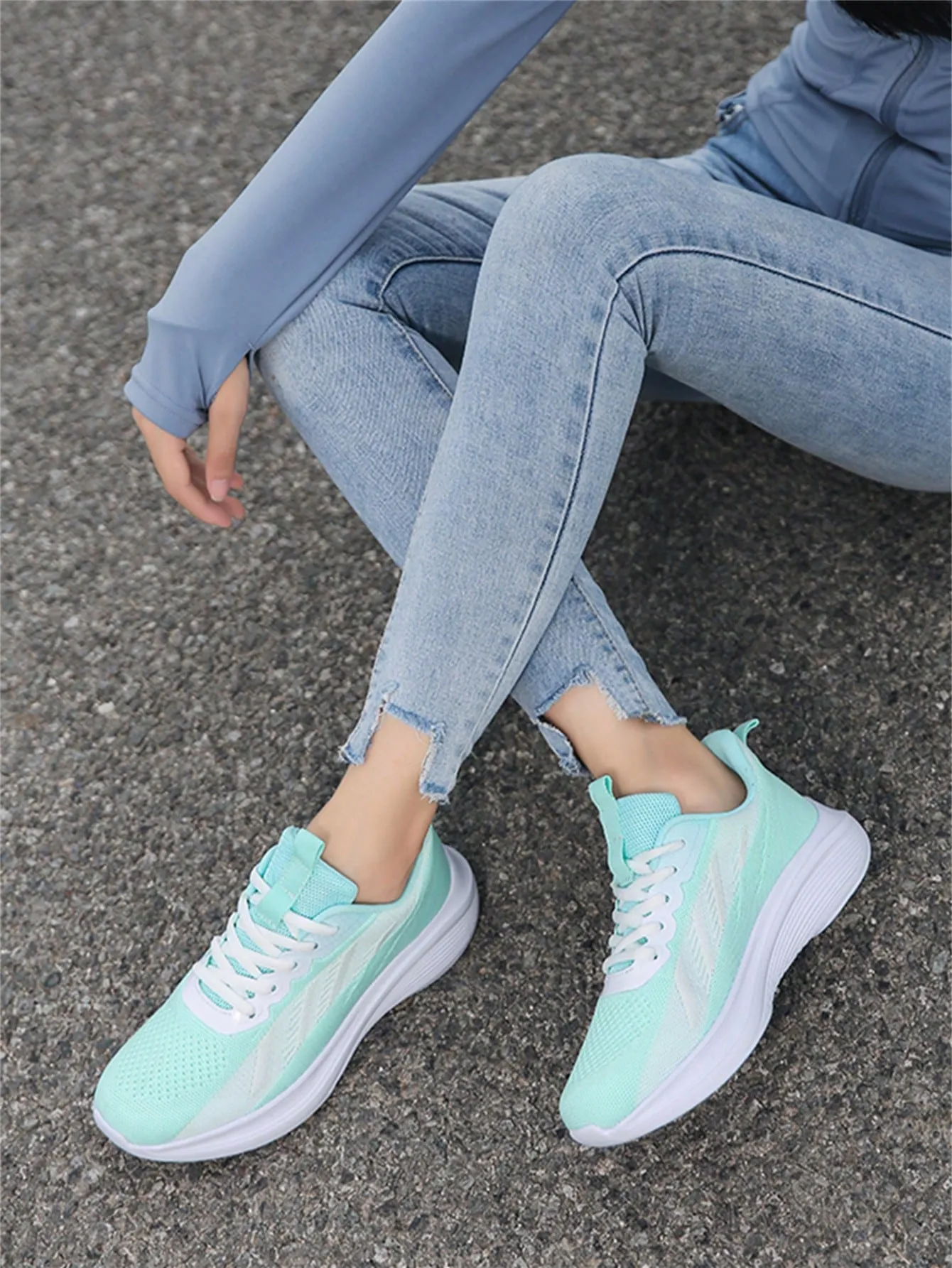 Knitted Upper Thick Sole Running Shoes