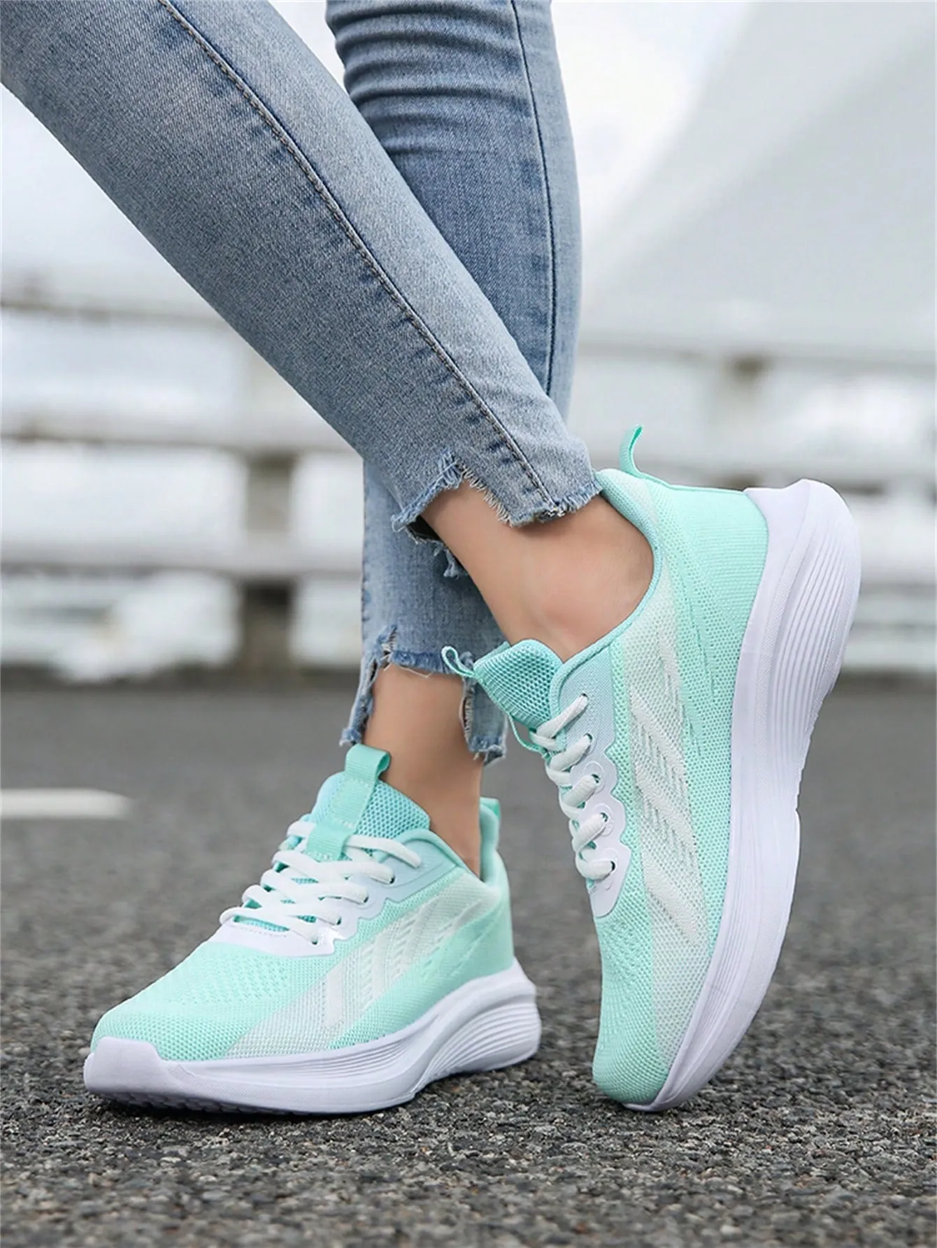Knitted Upper Thick Sole Running Shoes