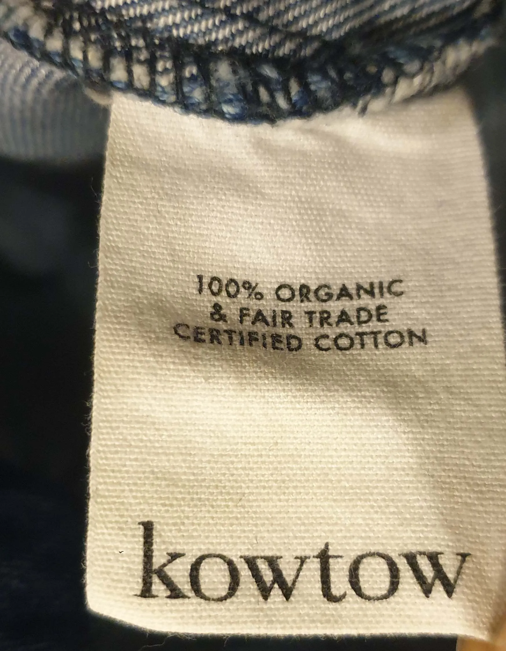 Kowtow mid-denim straight leg jeans size XS, best fits size 8
