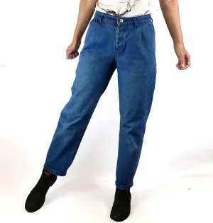 Kowtow mid-denim straight leg jeans size XS, best fits size 8