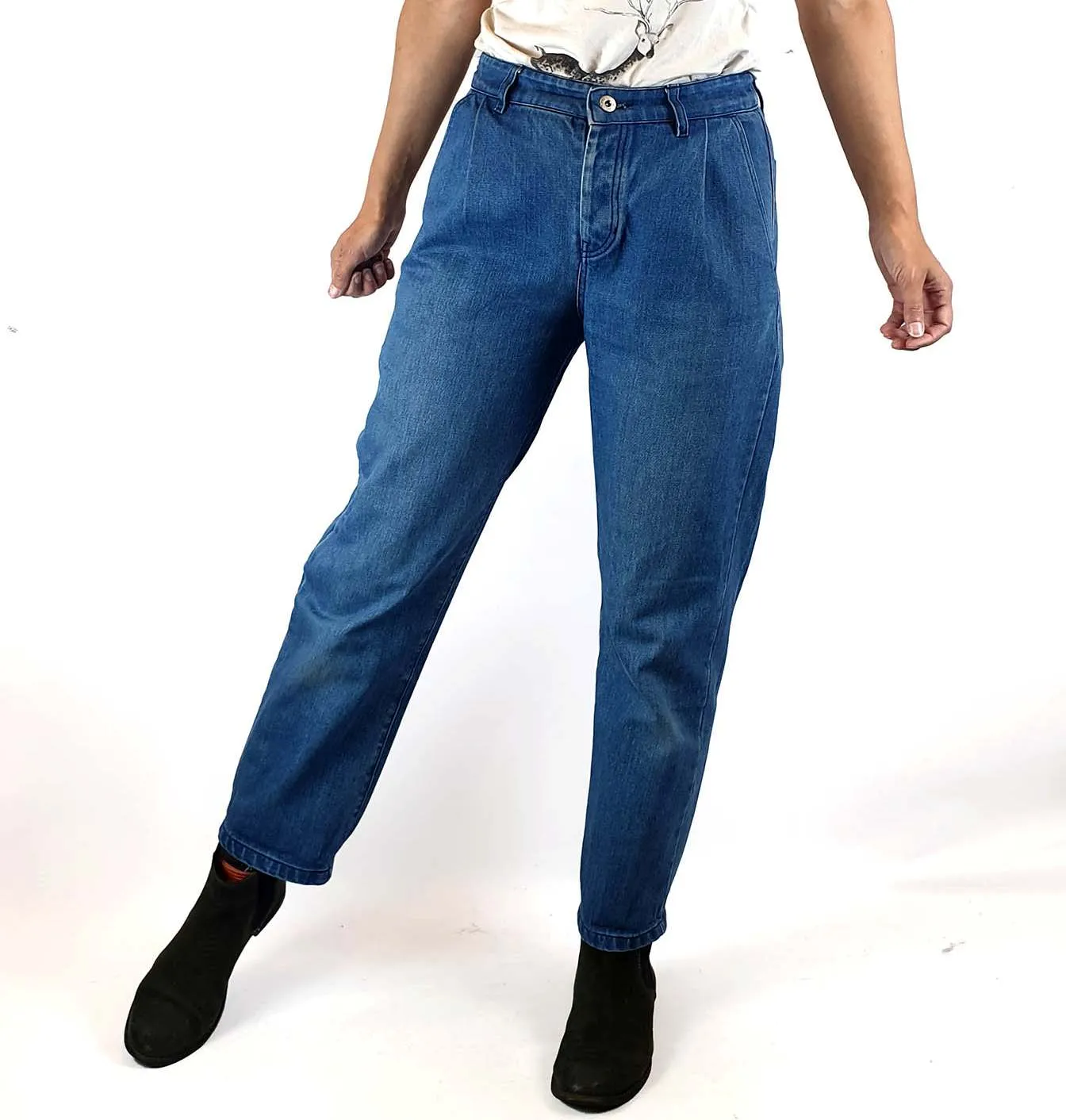 Kowtow mid-denim straight leg jeans size XS, best fits size 8