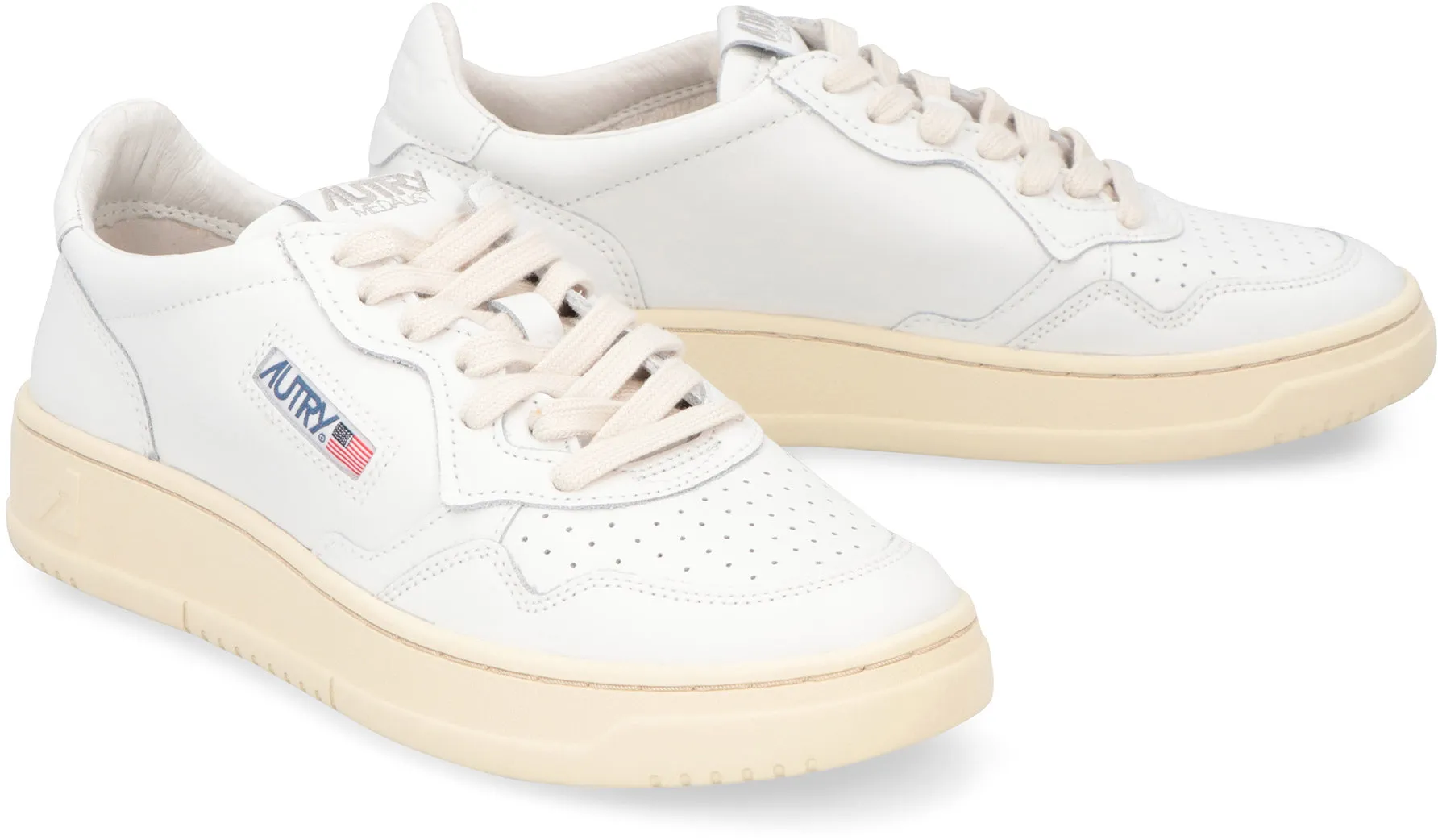 Medalist low-top sneakers