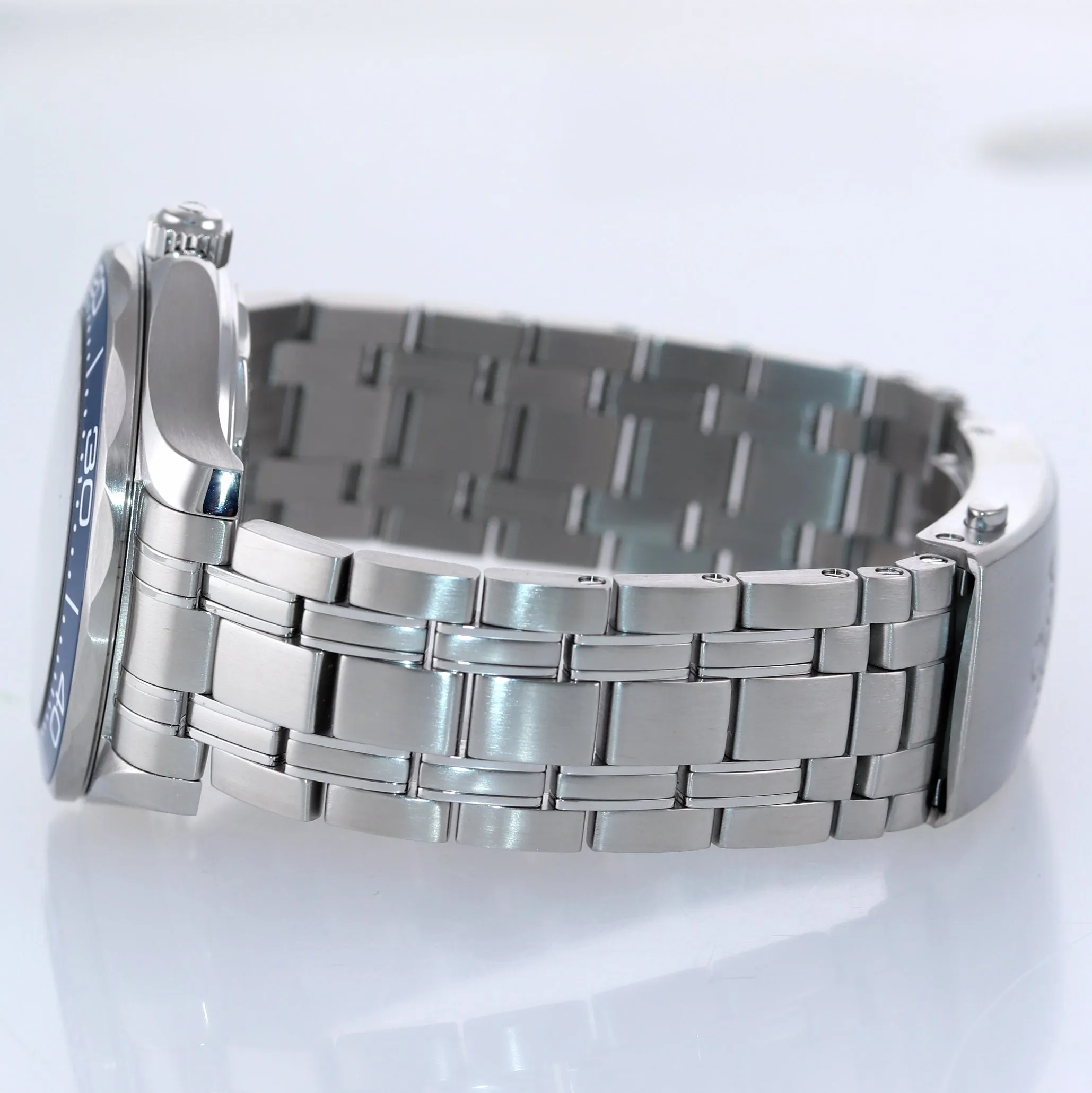 MINT PAPERS Omega Seamaster Diver 300M 42mm Grey Wave 210.30.42.20.06.001 Watch