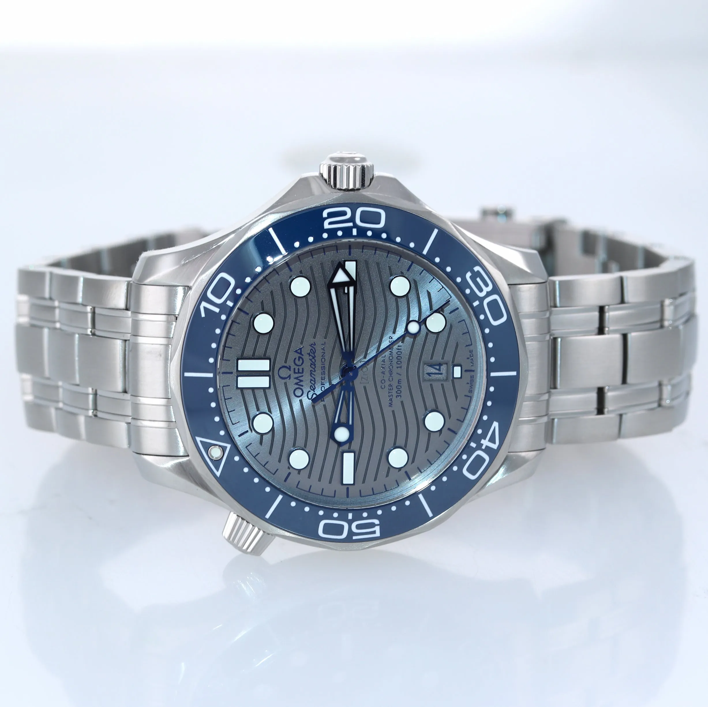 MINT PAPERS Omega Seamaster Diver 300M 42mm Grey Wave 210.30.42.20.06.001 Watch
