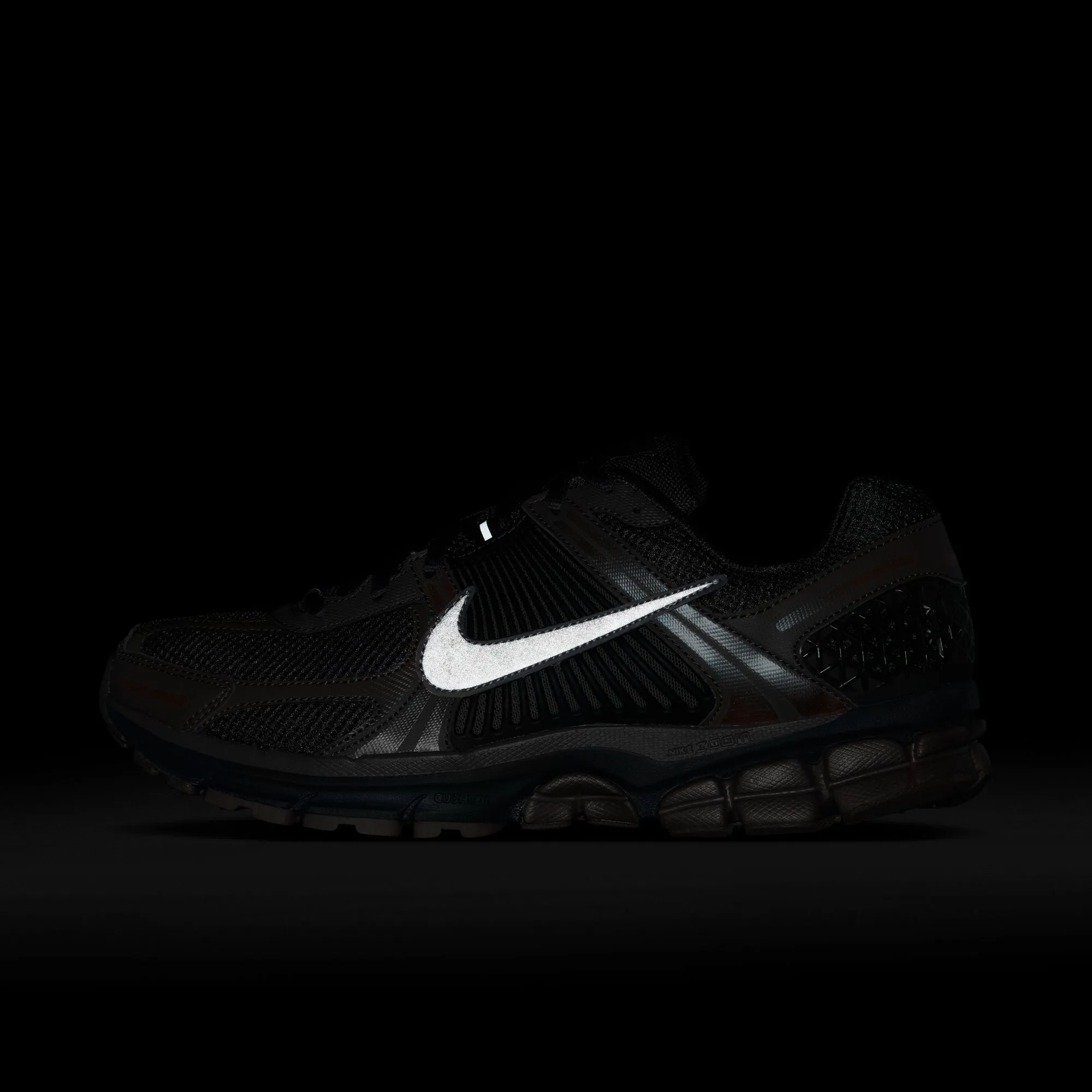 Nike Zoom Vomero 5 Men's Shoes