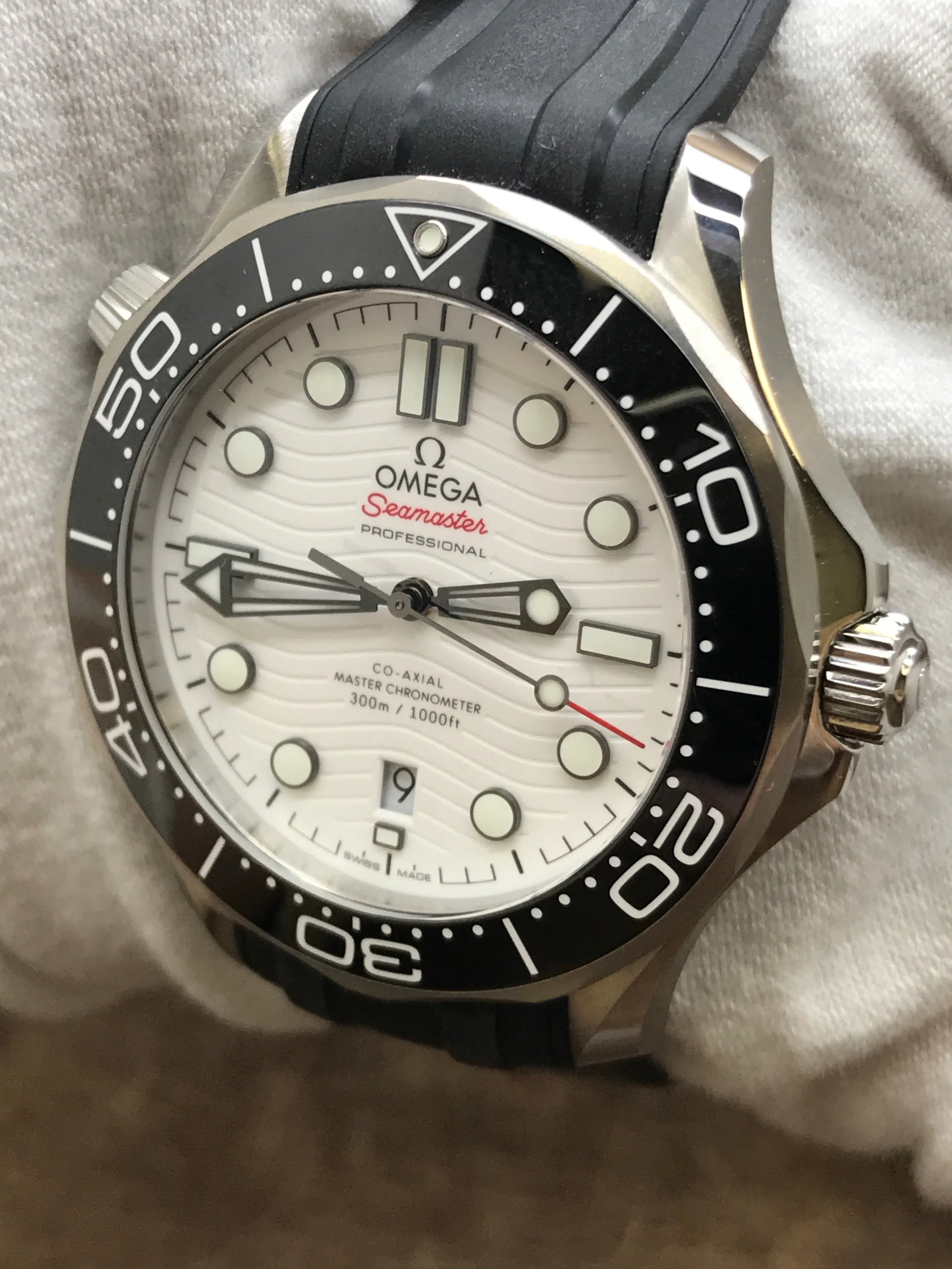Omega Seamaster Diver 300M 210.32.42.20.04.001 White Dial Automatic Men's Watch