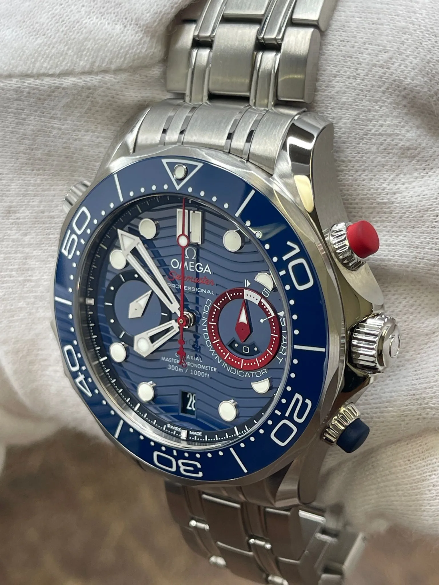 Omega Seamaster Diver 300M America’s Cup 210.30.44.51.03.002 Blue Dial Automatic Men's Watch
