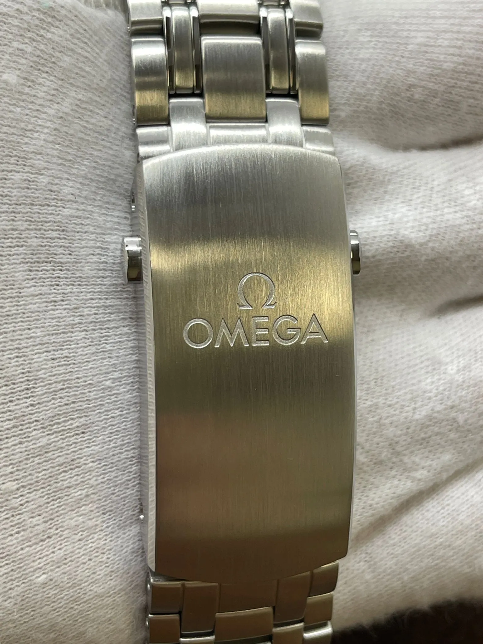 Omega Seamaster Diver 300M America’s Cup 210.30.44.51.03.002 Blue Dial Automatic Men's Watch