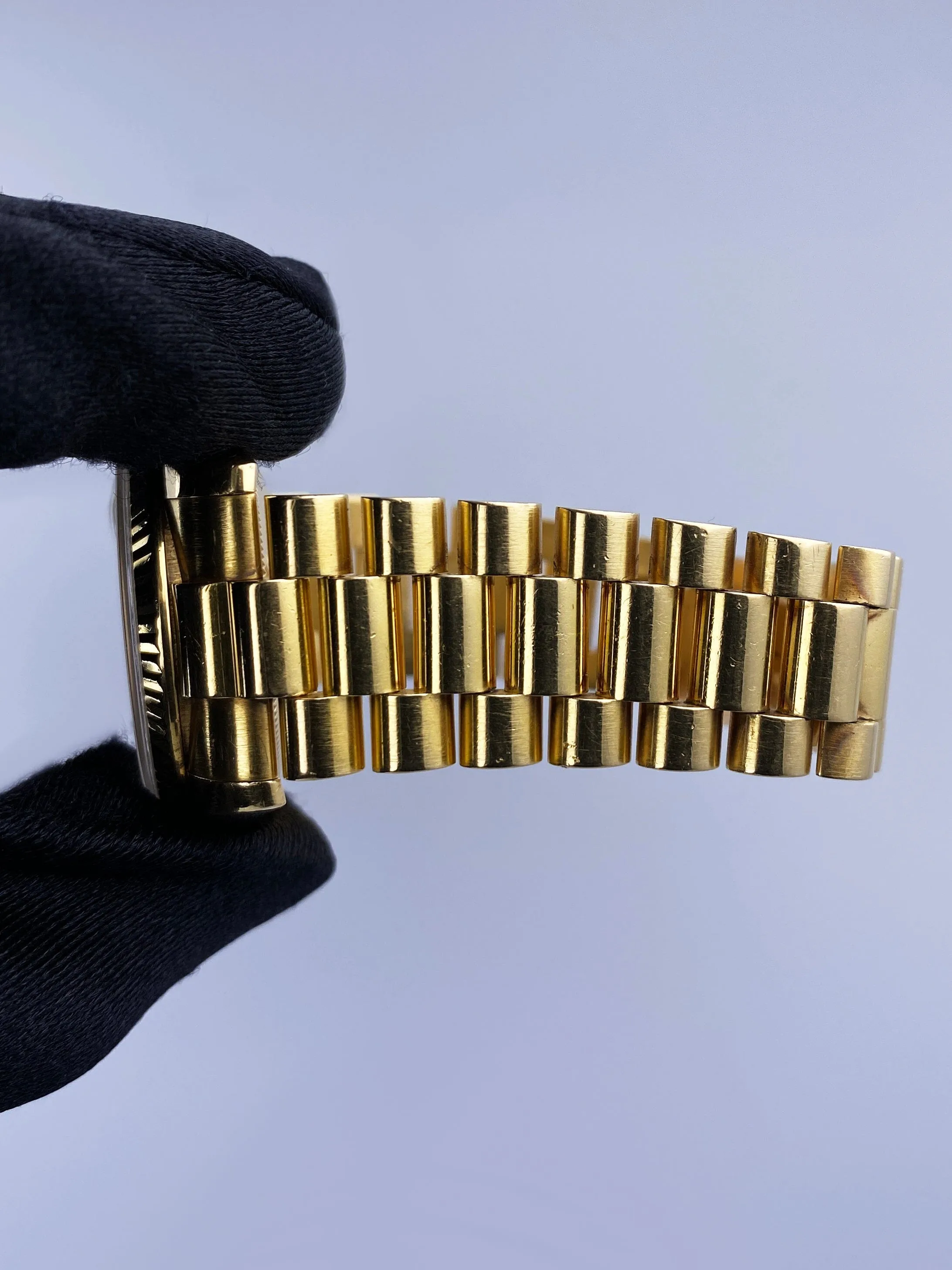 Rolex Day-Date 118238 Diamond Champagne Dial Mens Watch Box Papers