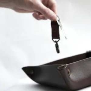 SQUARE LEATHER VALET TRAY / BROWN