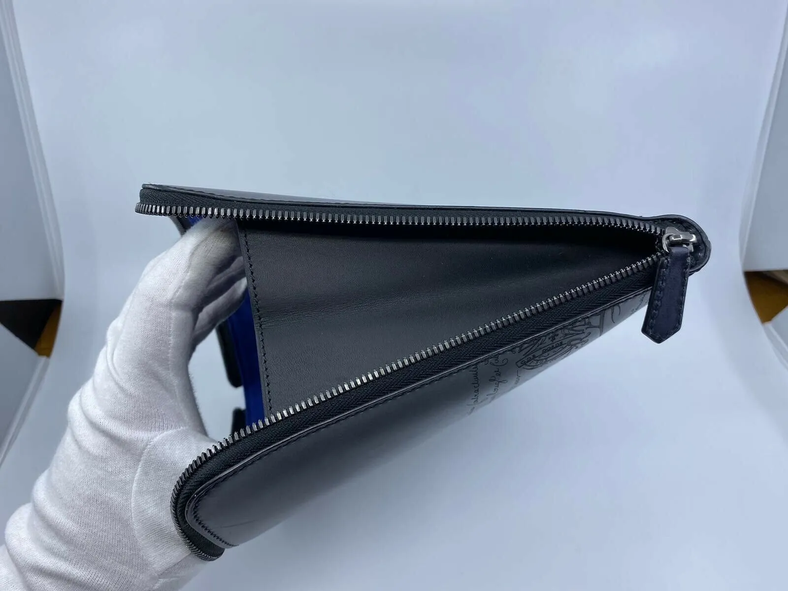 Venezia Scritto Nino Large Leather Clutch