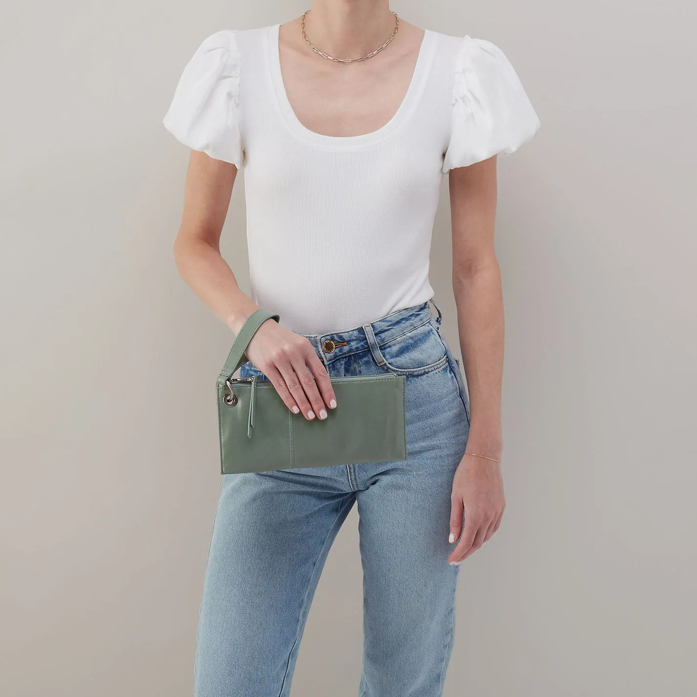 Vida Wristlet In Polished Leather - Jade